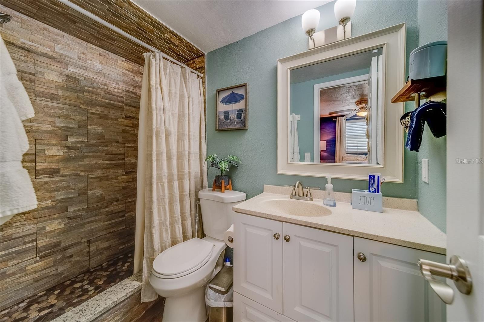 Image 23 of 64 For 2646 Albion Street