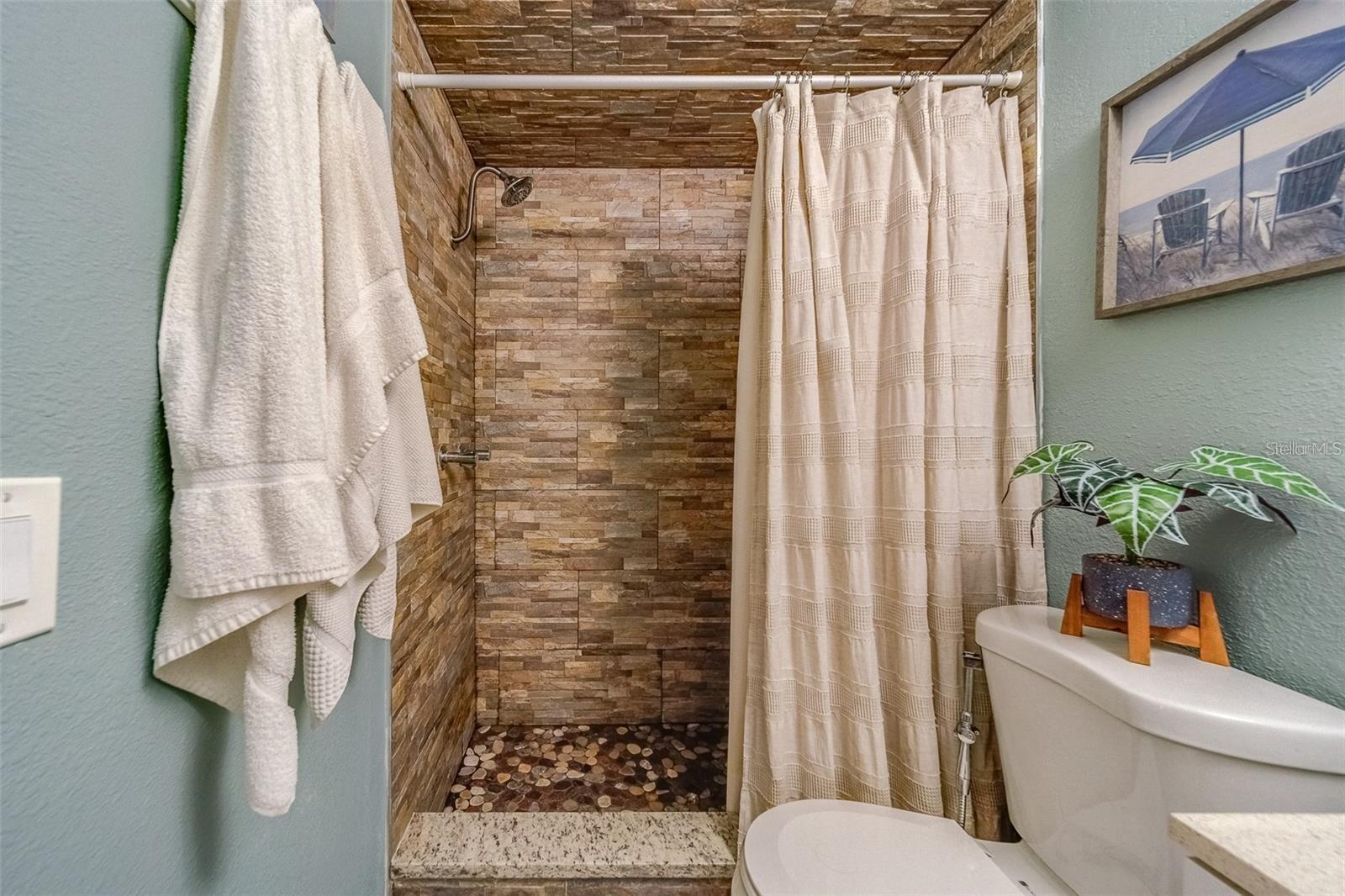 Image 25 of 64 For 2646 Albion Street