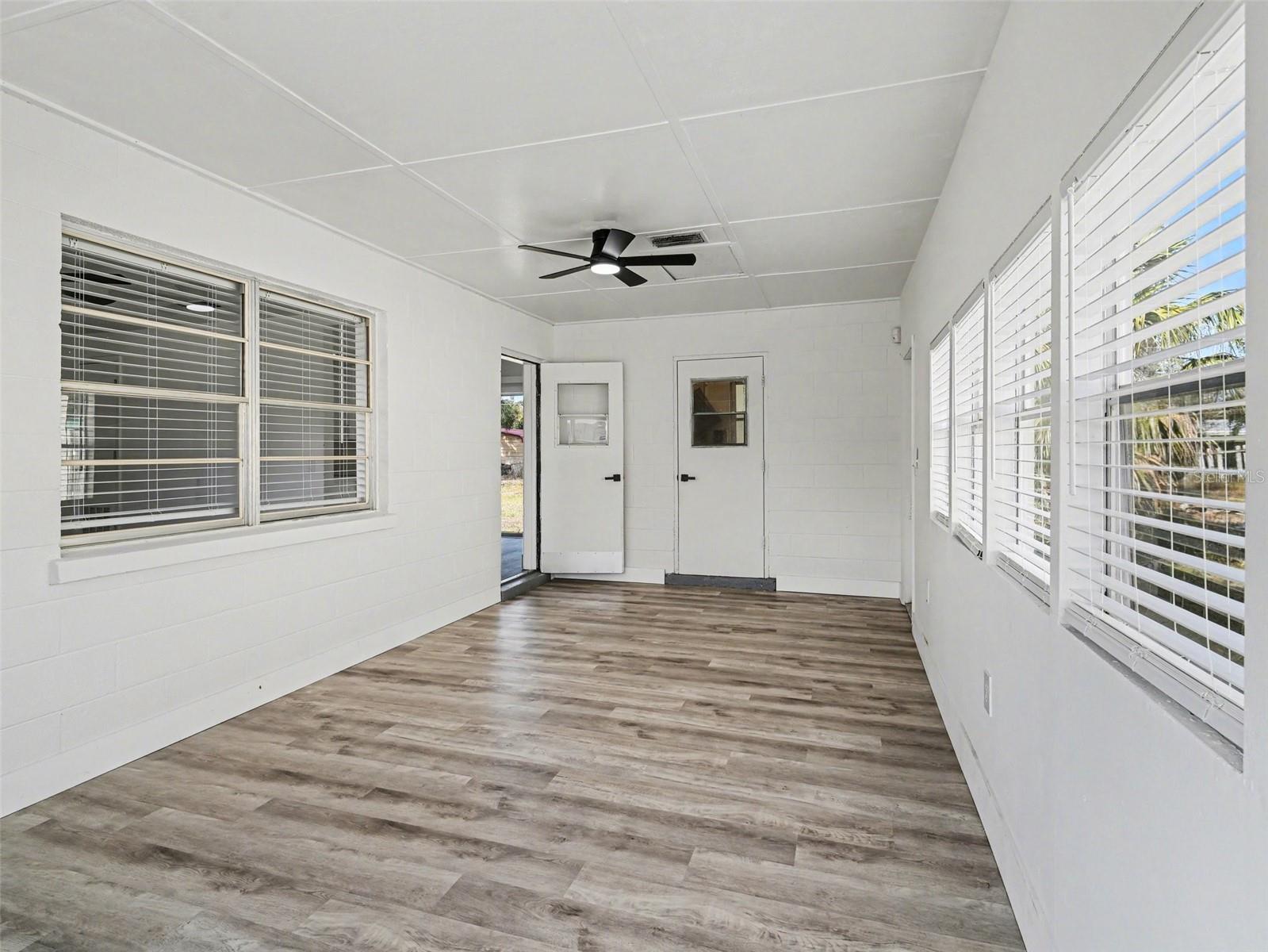 Image 10 of 19 For 1207 22nd Avenue W