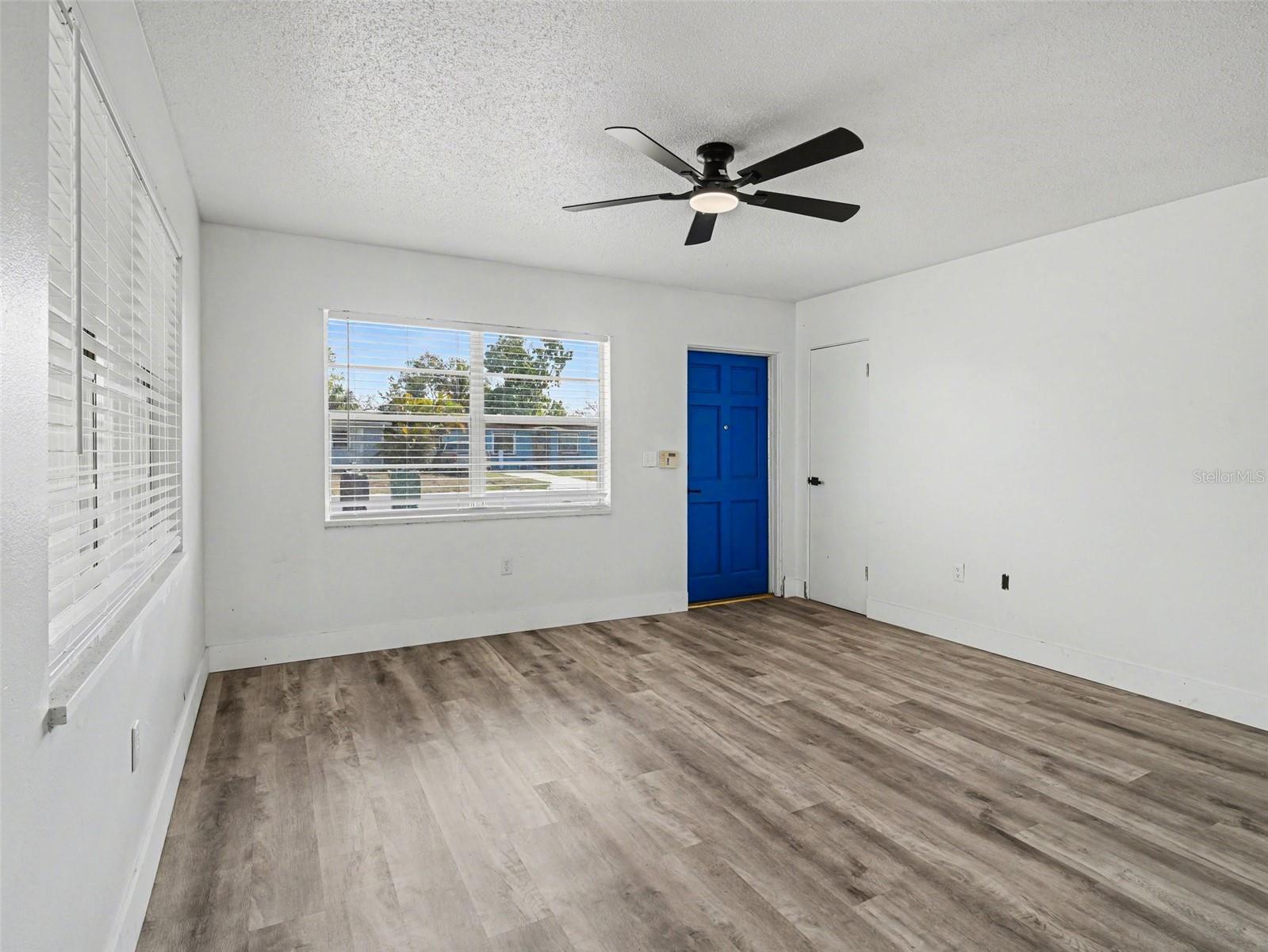 Image 3 of 19 For 1207 22nd Avenue W