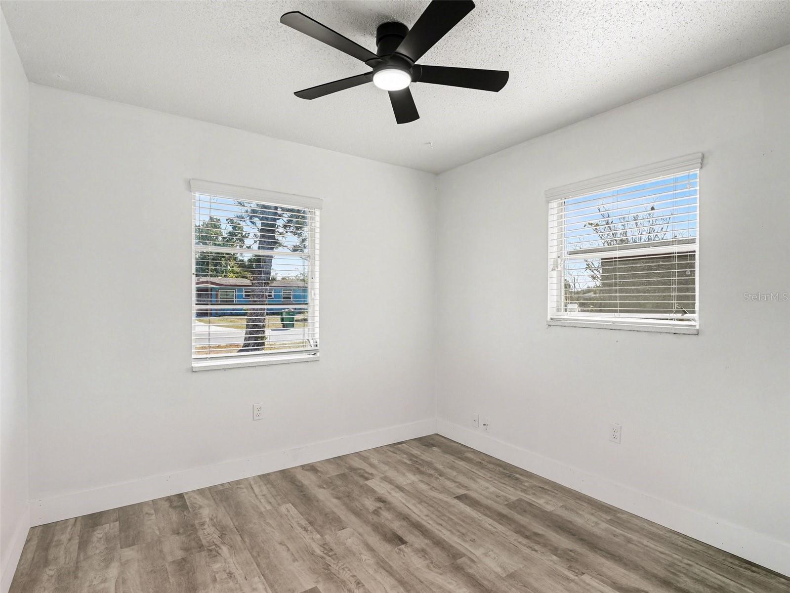 Image 4 of 19 For 1207 22nd Avenue W