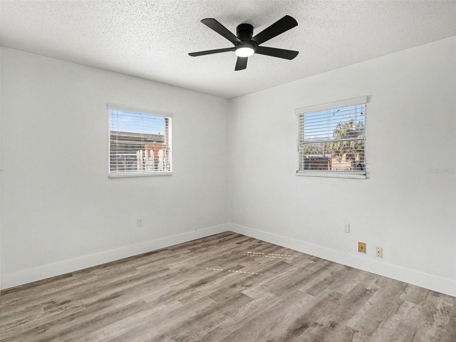 Image 5 of 19 For 1207 22nd Avenue W