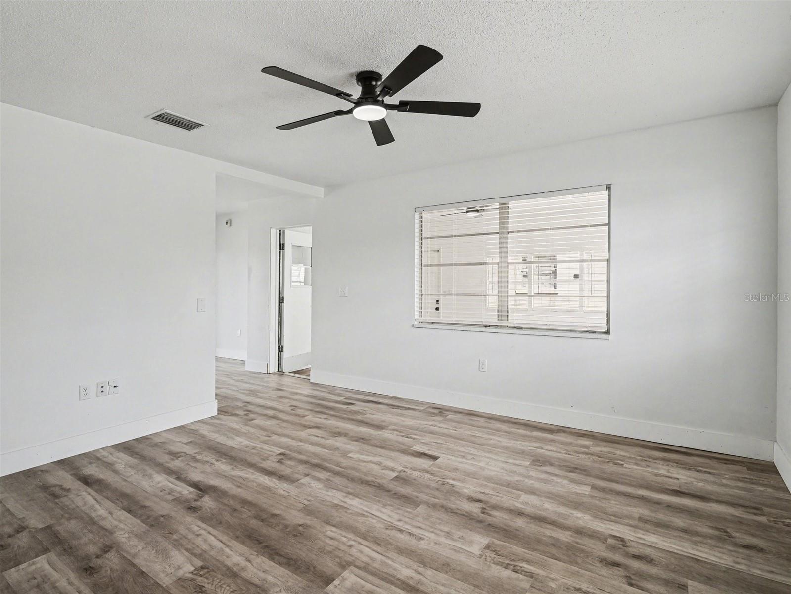 Image 6 of 19 For 1207 22nd Avenue W