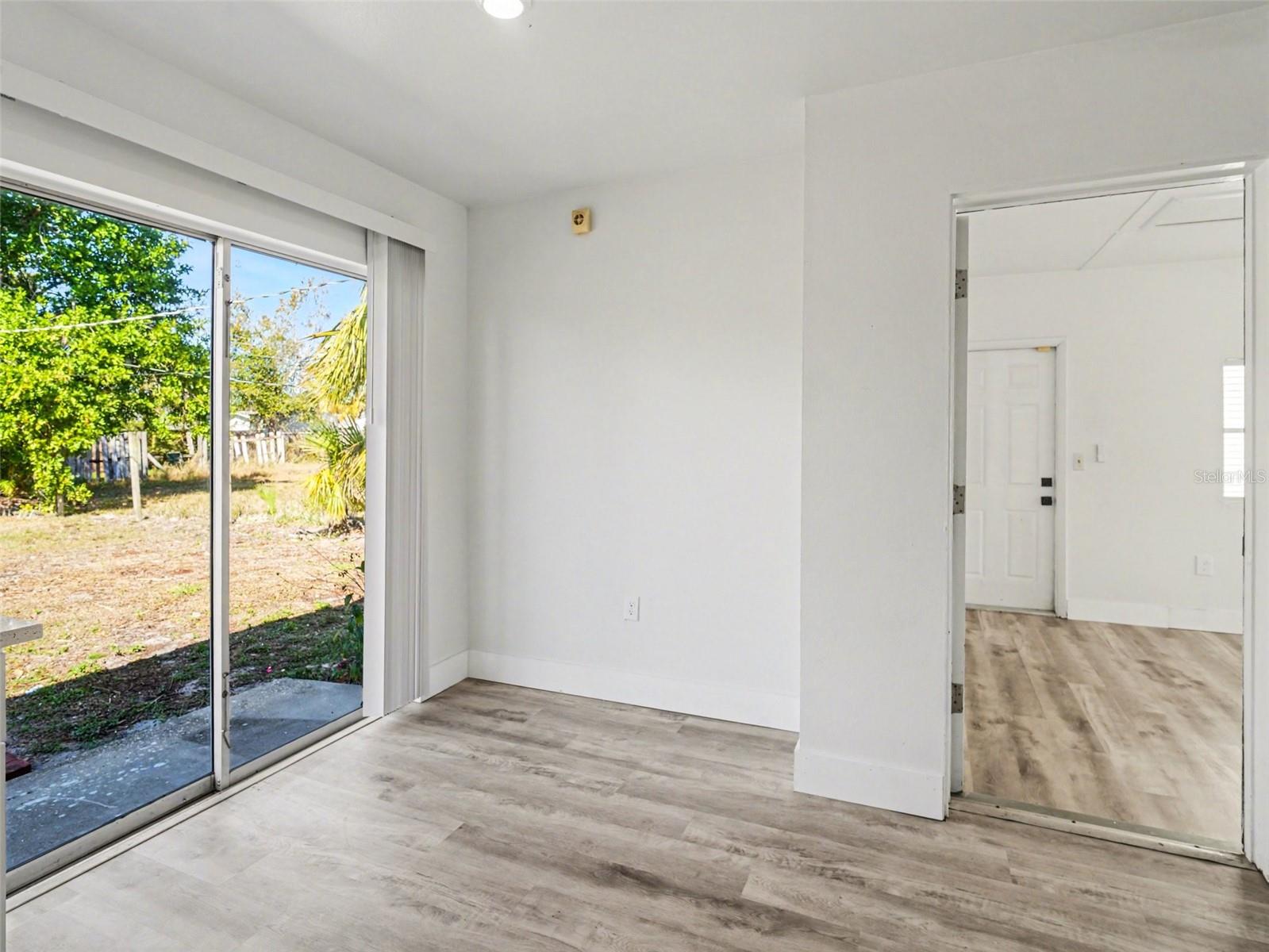 Image 7 of 19 For 1207 22nd Avenue W