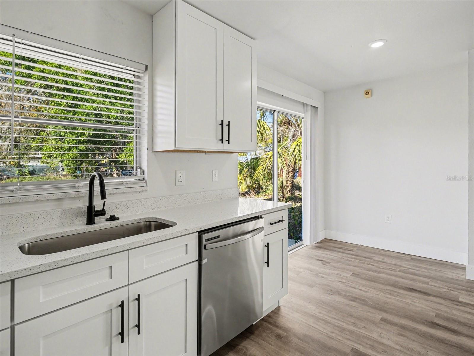 Image 8 of 19 For 1207 22nd Avenue W