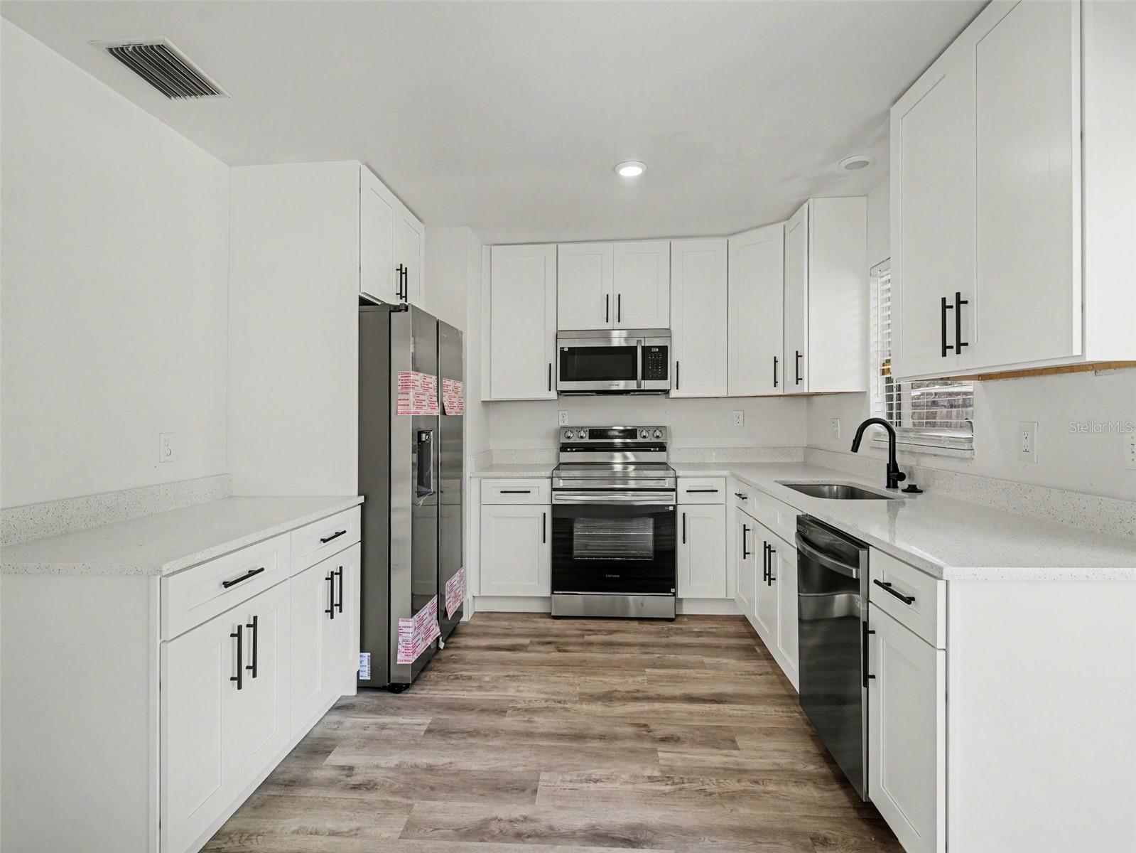 Image 9 of 19 For 1207 22nd Avenue W