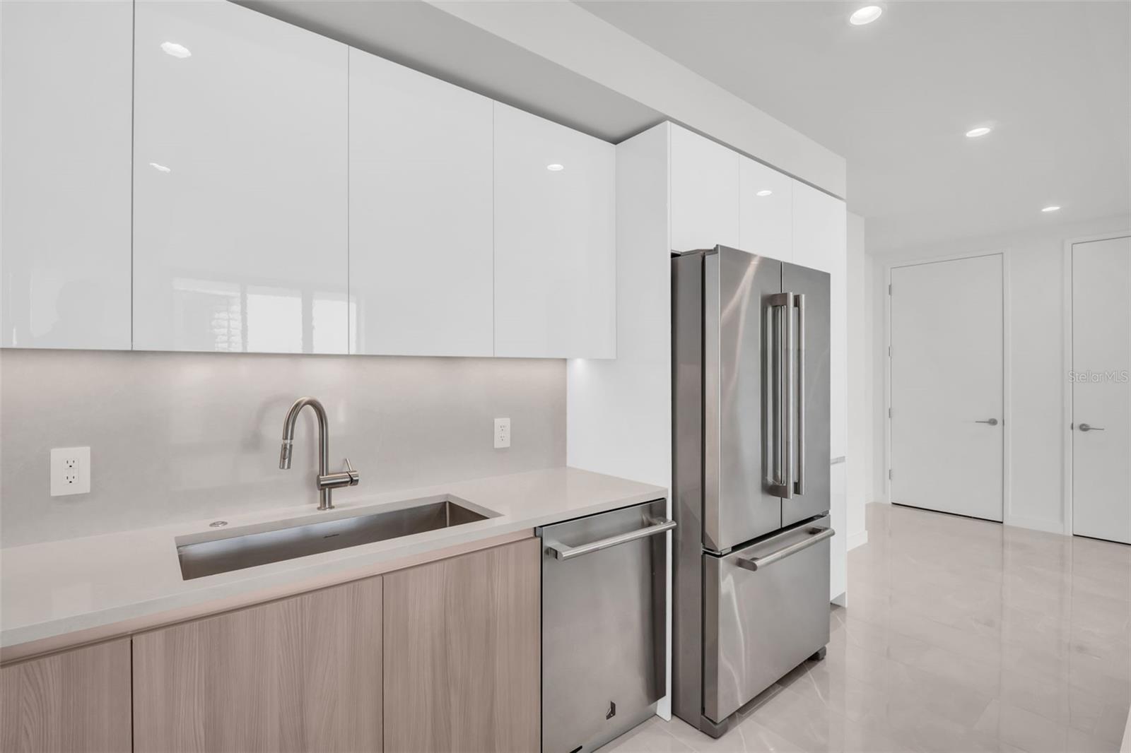 Image 8 of 70 For 400 Central Avenue 2205