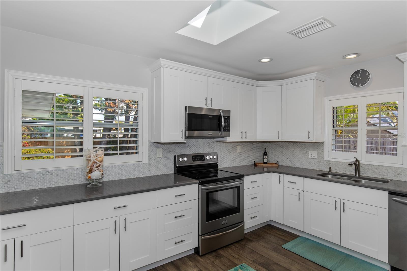 Image 20 of 36 For 6343 19th Avenue N