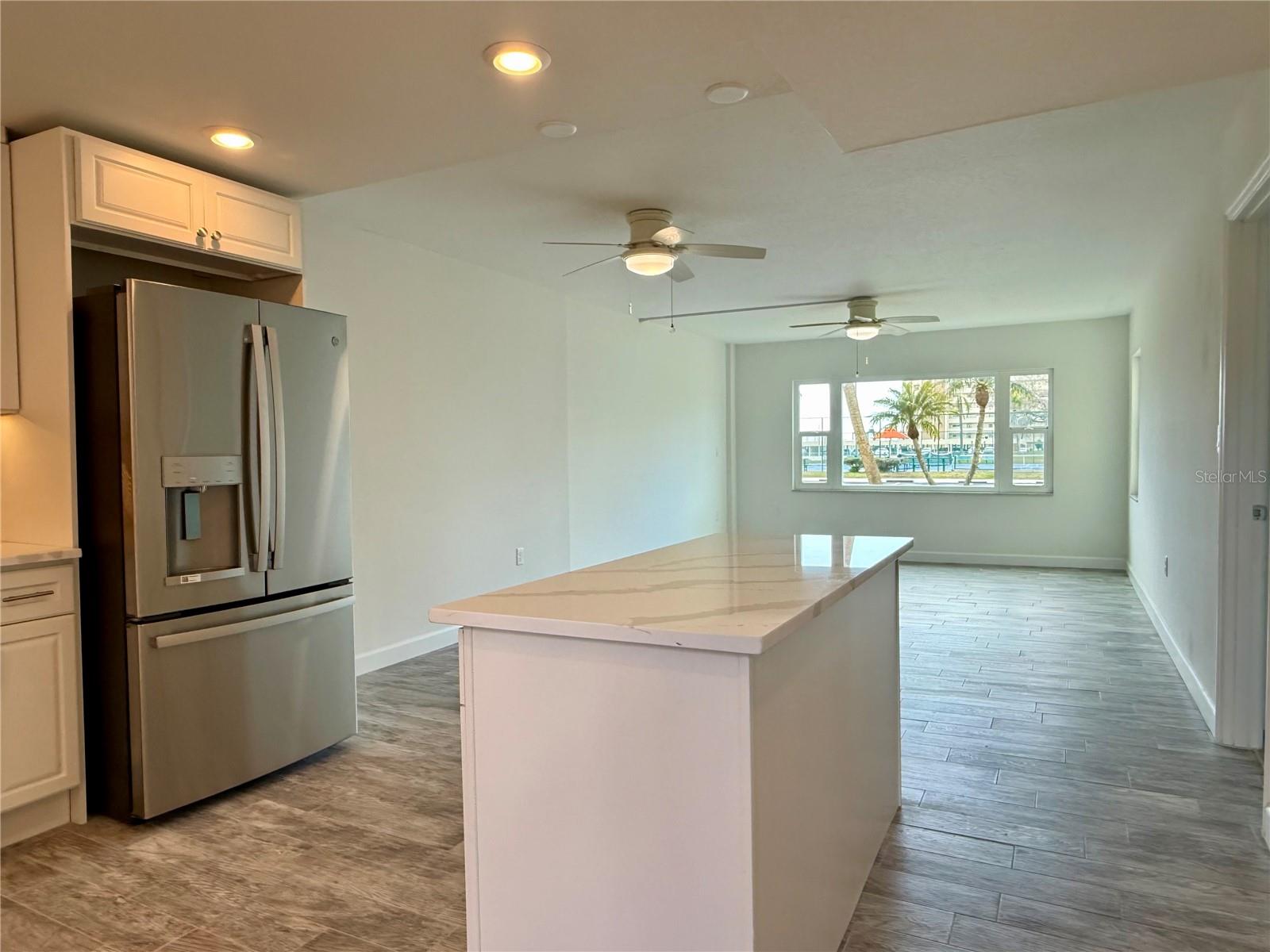 Image 6 of 35 For 4650 Cove Circle 108