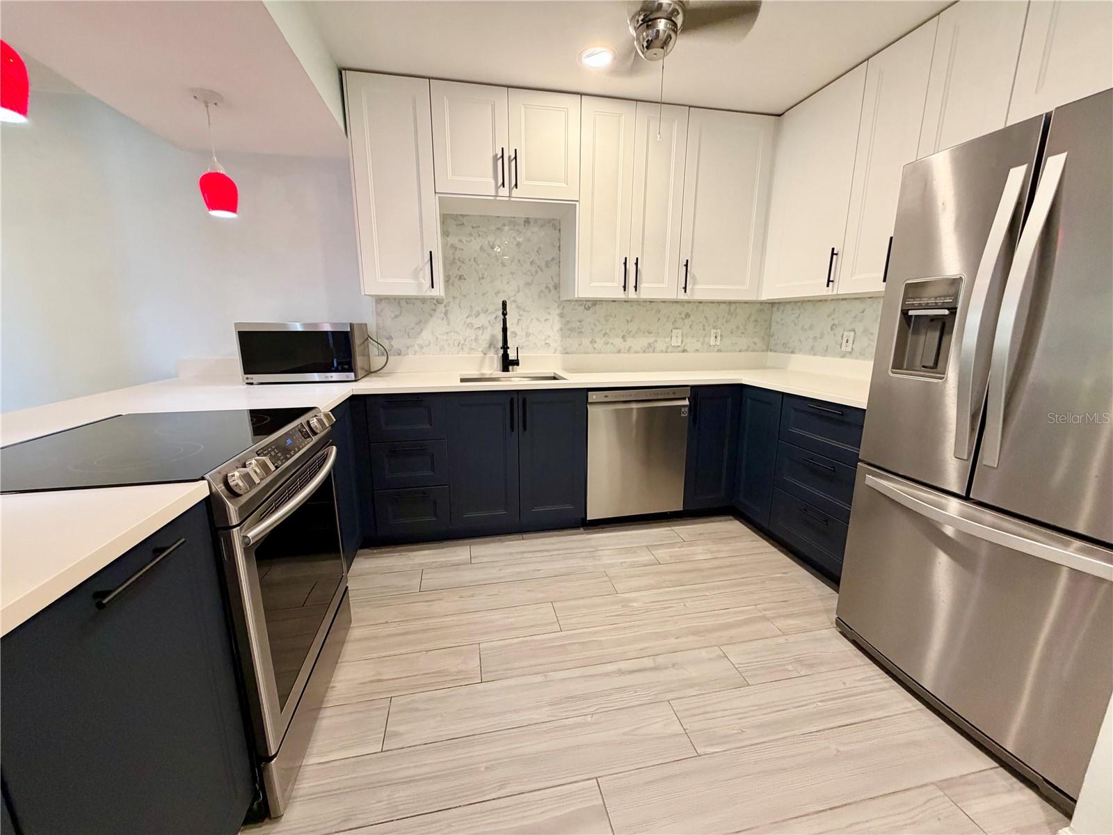 Image 4 of 14 For 3002 Cleveland Street B5