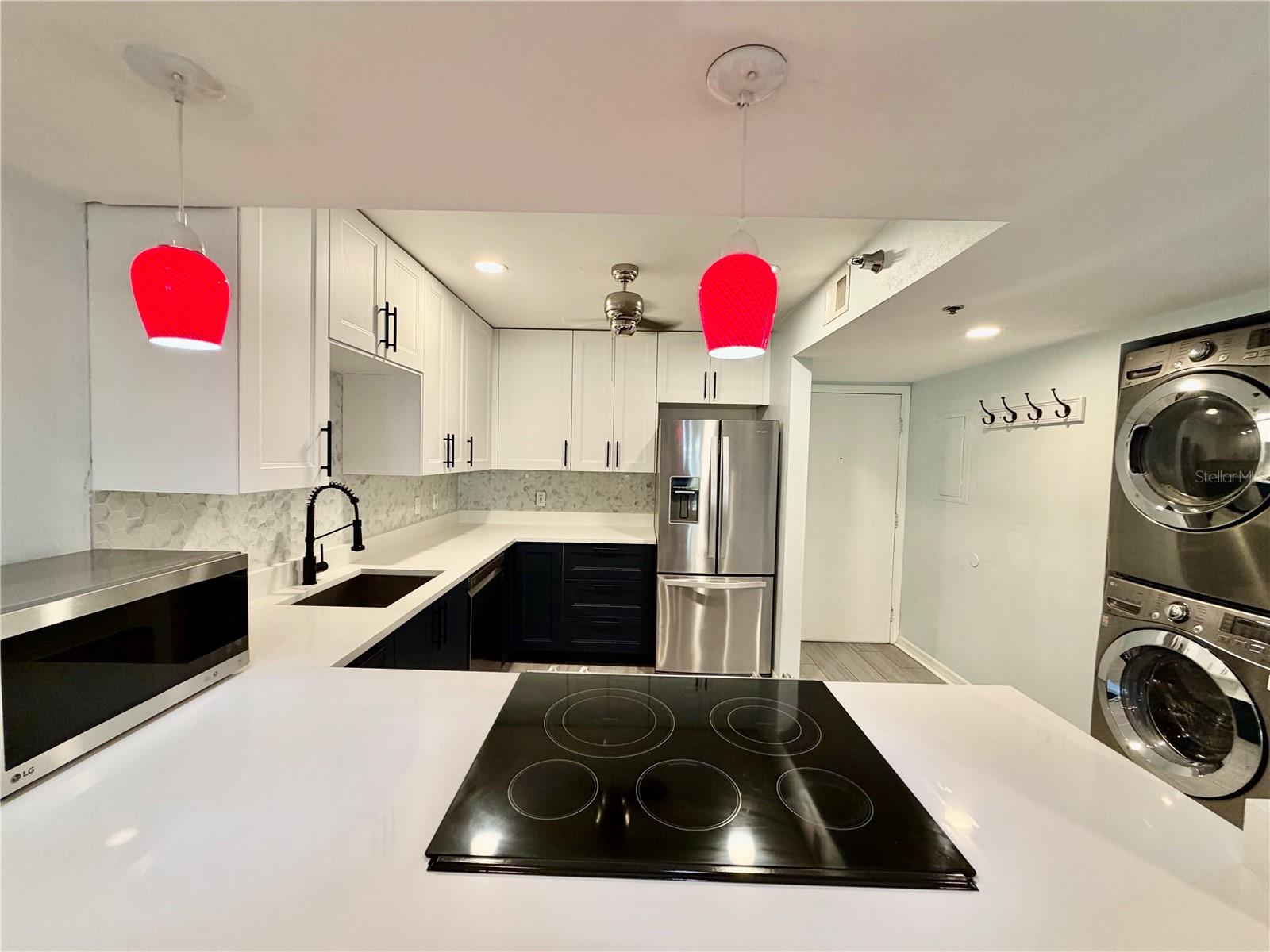 Image 5 of 14 For 3002 Cleveland Street B5