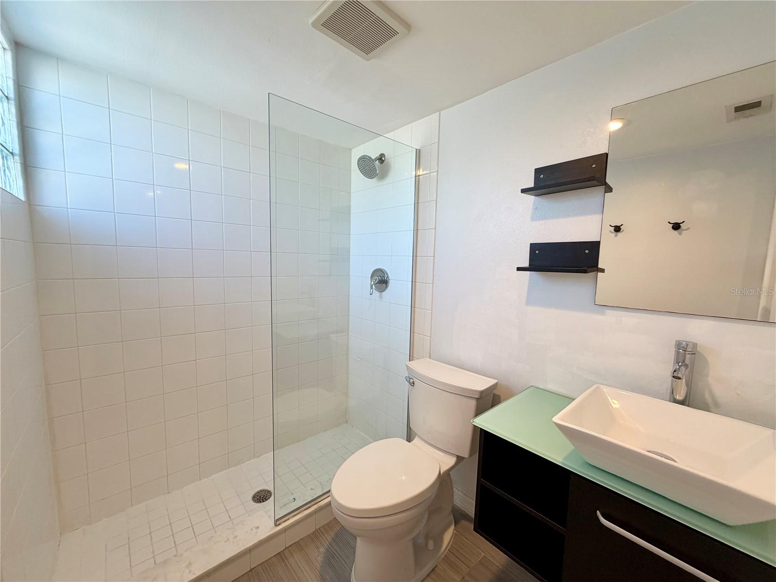 Image 8 of 14 For 3002 Cleveland Street B5