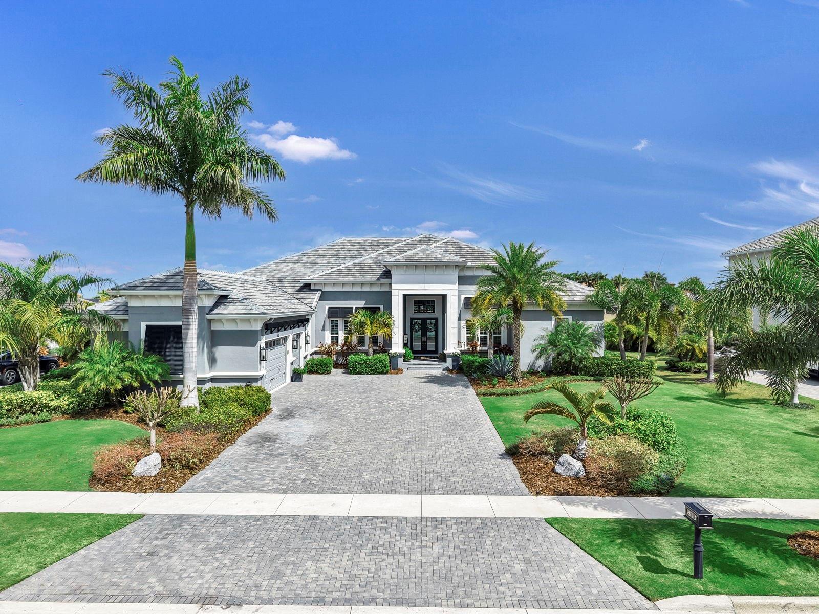 Listing photo id 0 for 813 Manns Harbor Drive