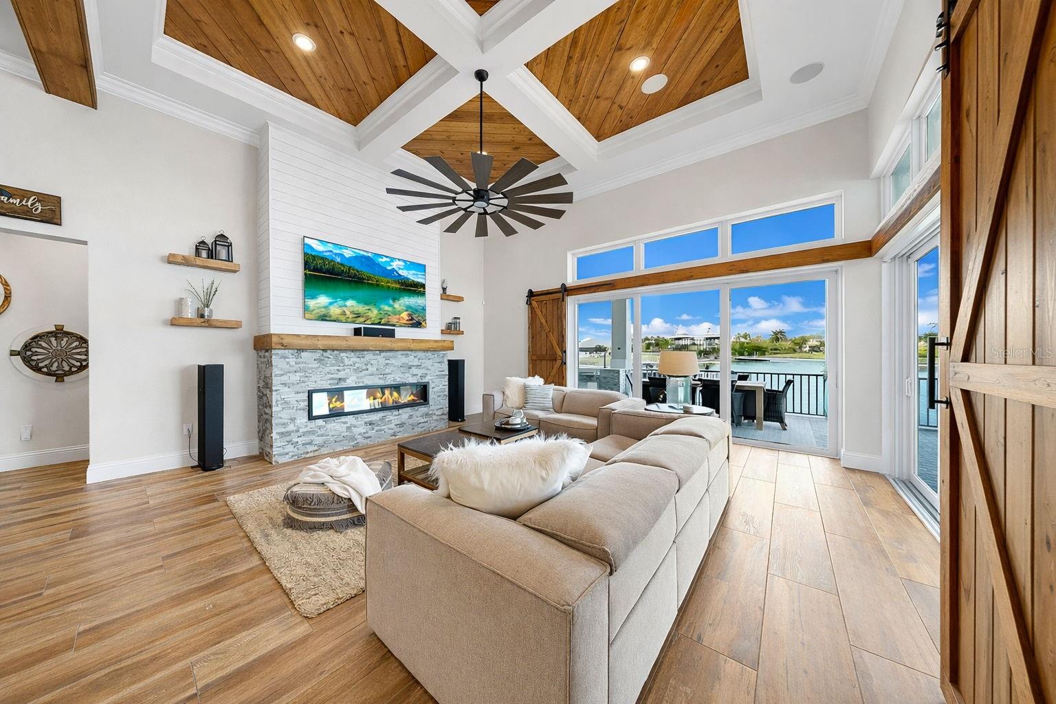 Listing photo id 20 for 813 Manns Harbor Drive