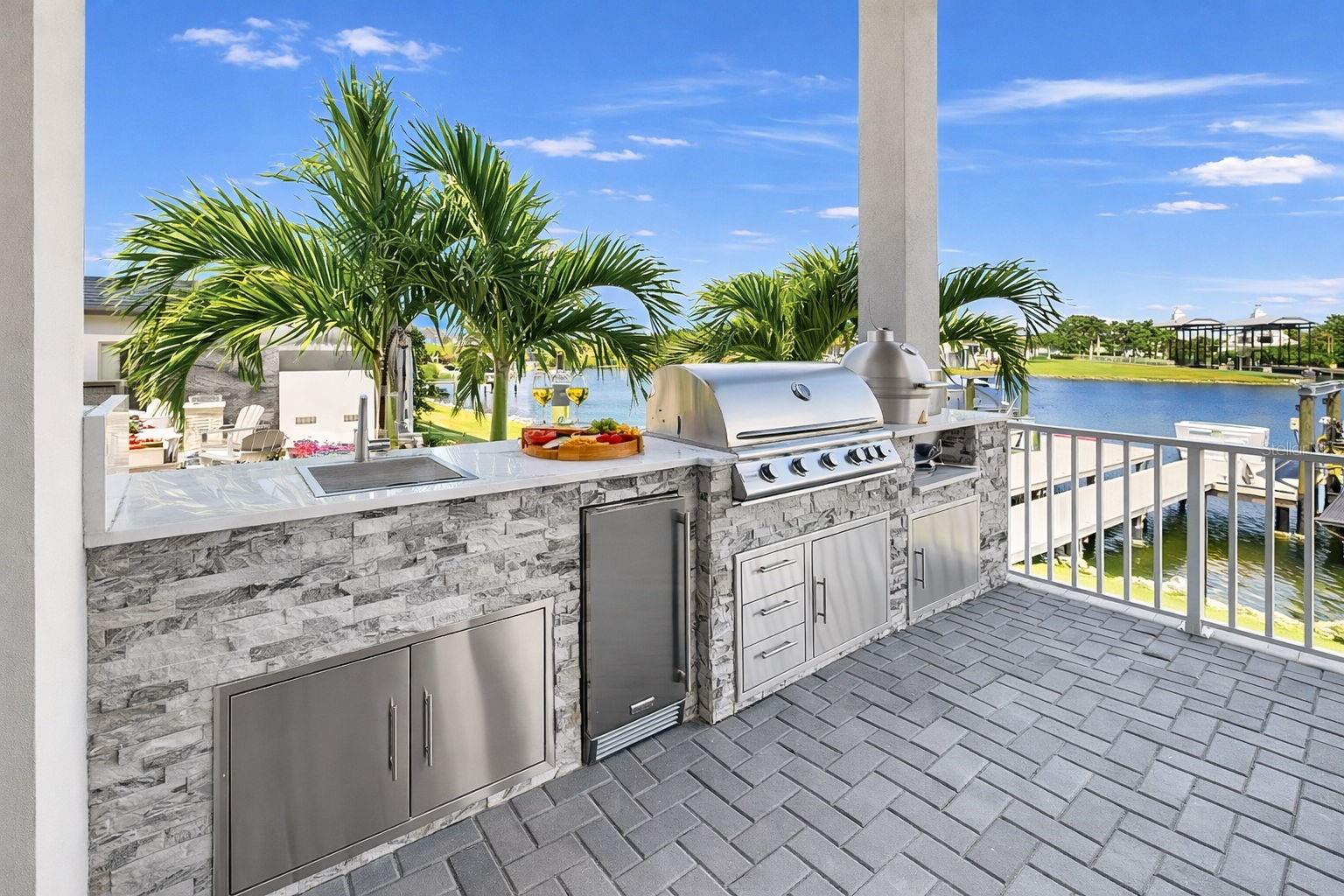 Listing photo id 2 for 813 Manns Harbor Drive