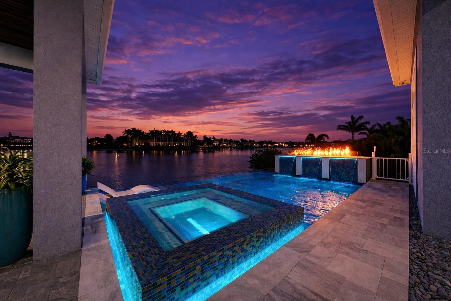 Listing photo id 72 for 813 Manns Harbor Drive