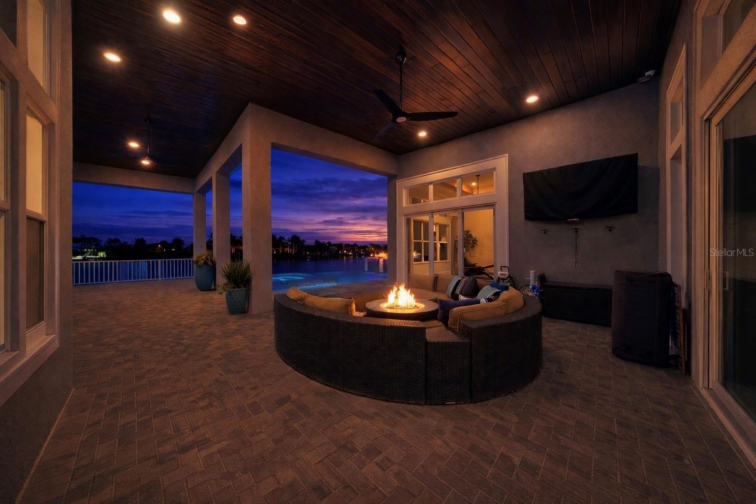 Listing photo id 73 for 813 Manns Harbor Drive