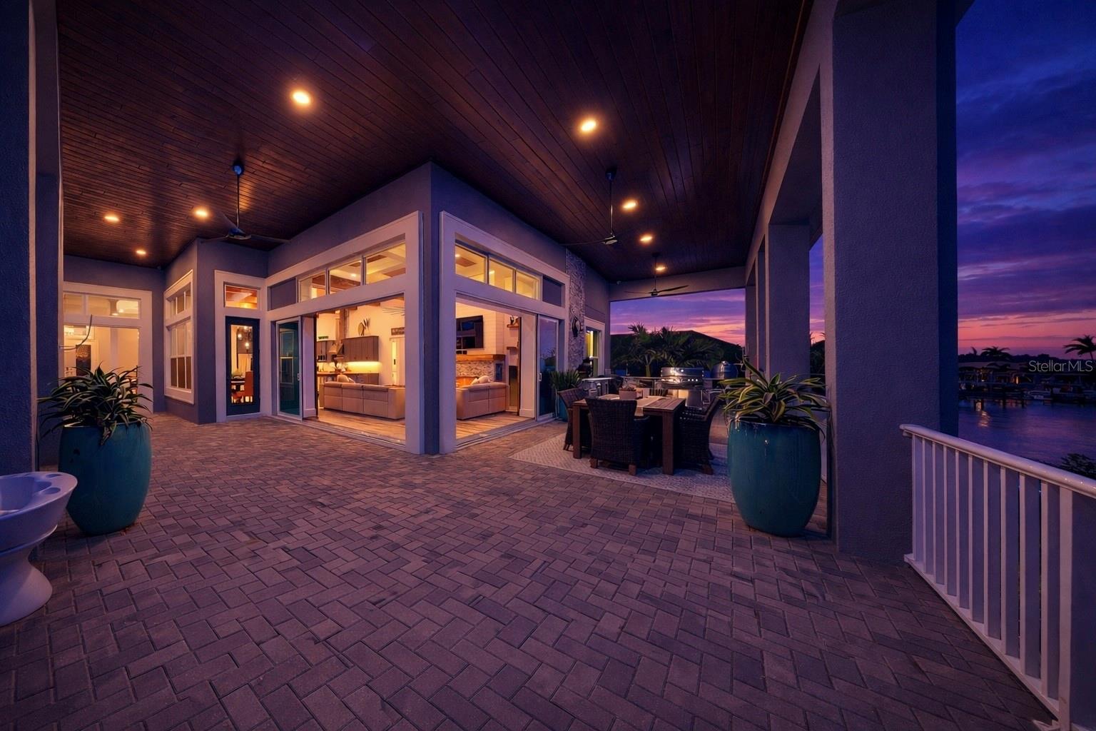 Listing photo id 74 for 813 Manns Harbor Drive