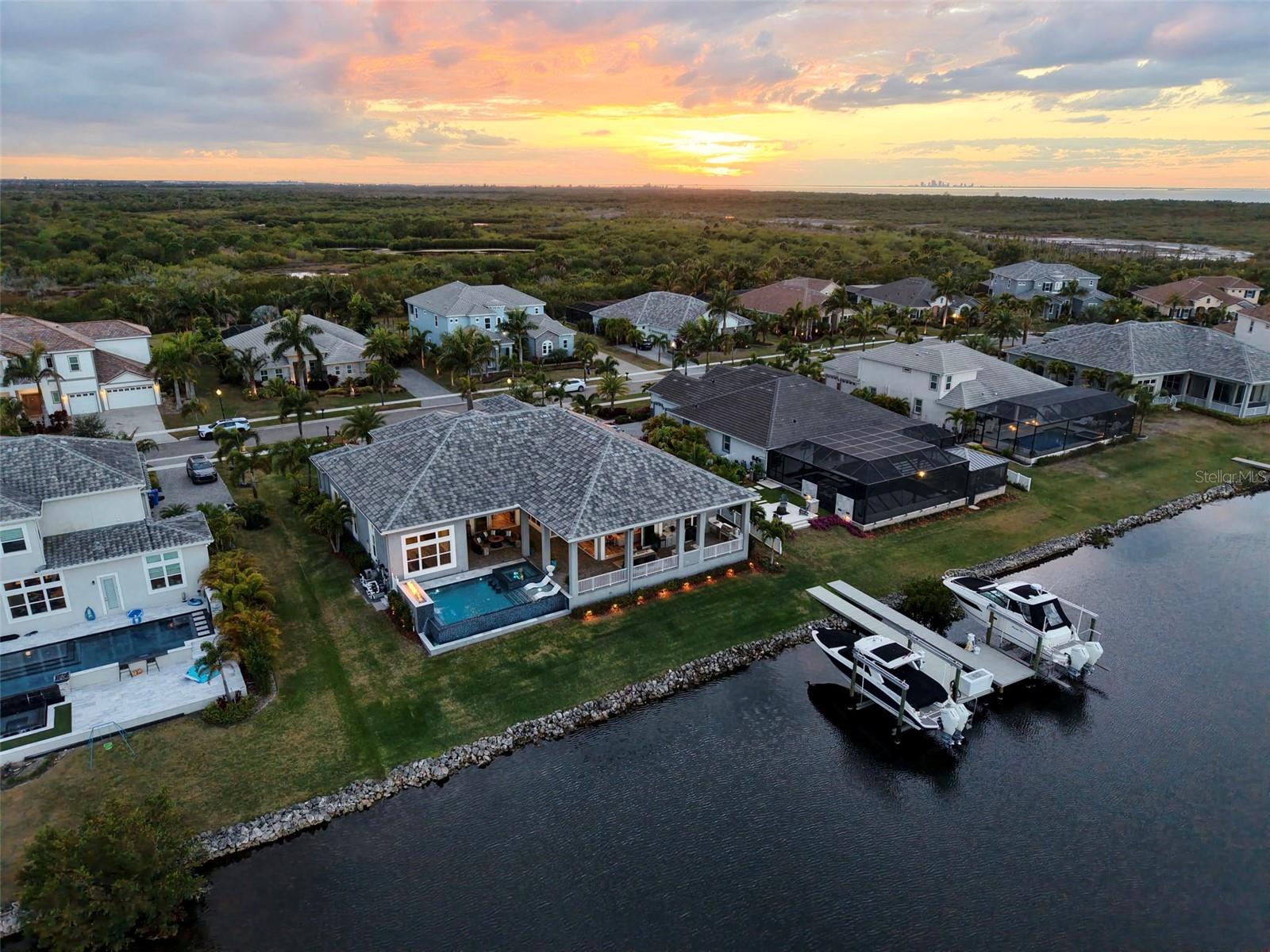 Listing photo id 82 for 813 Manns Harbor Drive