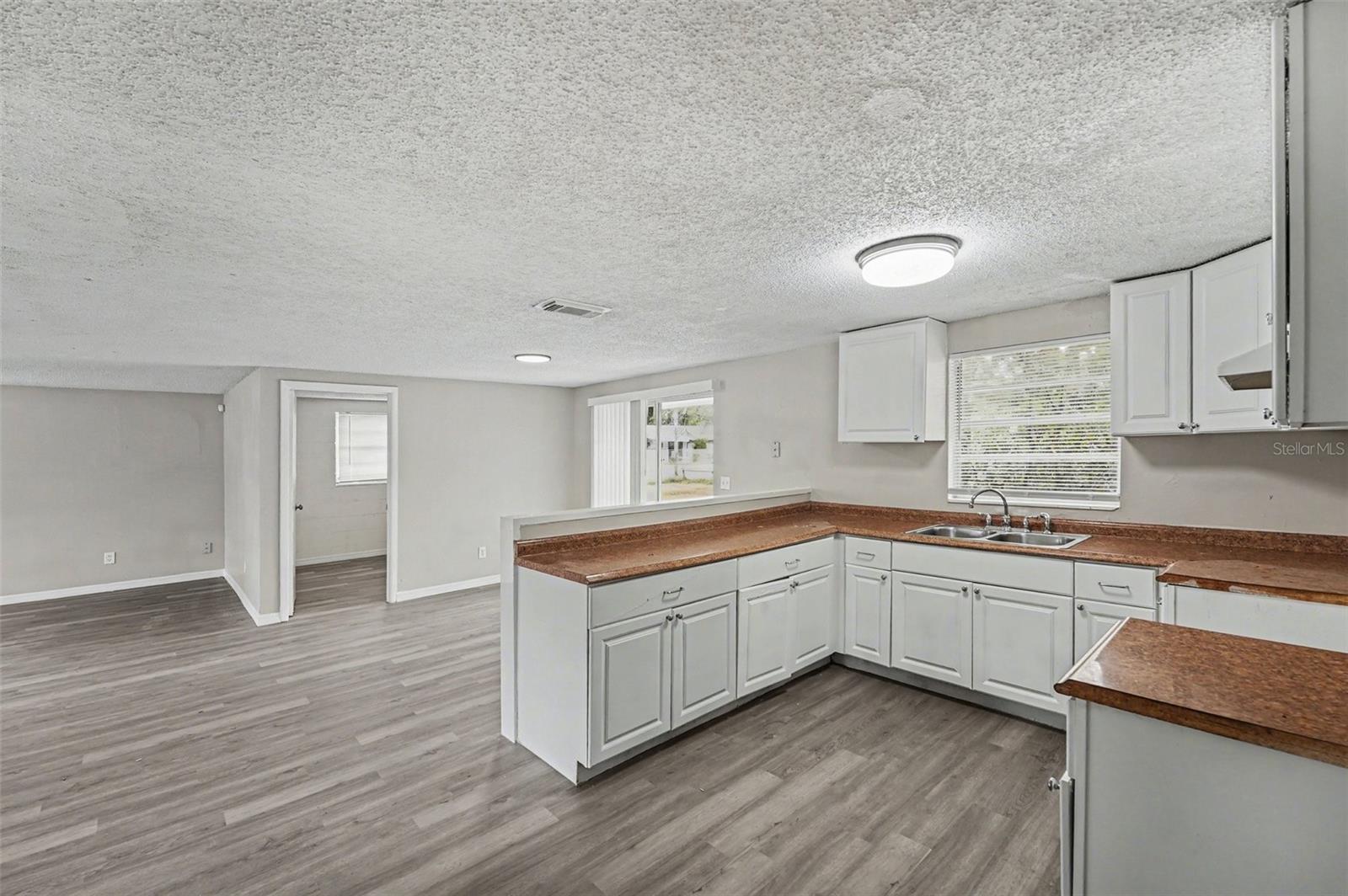 Image 11 of 26 For 6924 21st Avenue