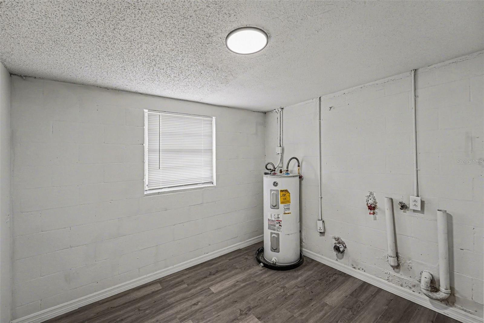 Image 23 of 26 For 6924 21st Avenue