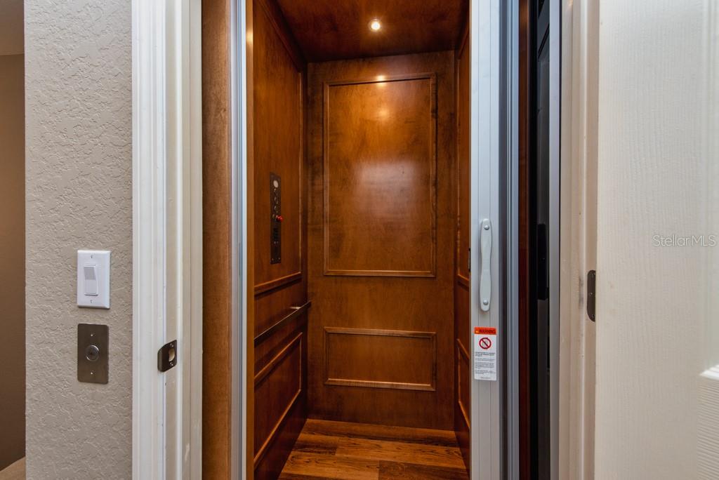 Image 32 of 71 For 1430 Manatee Circle