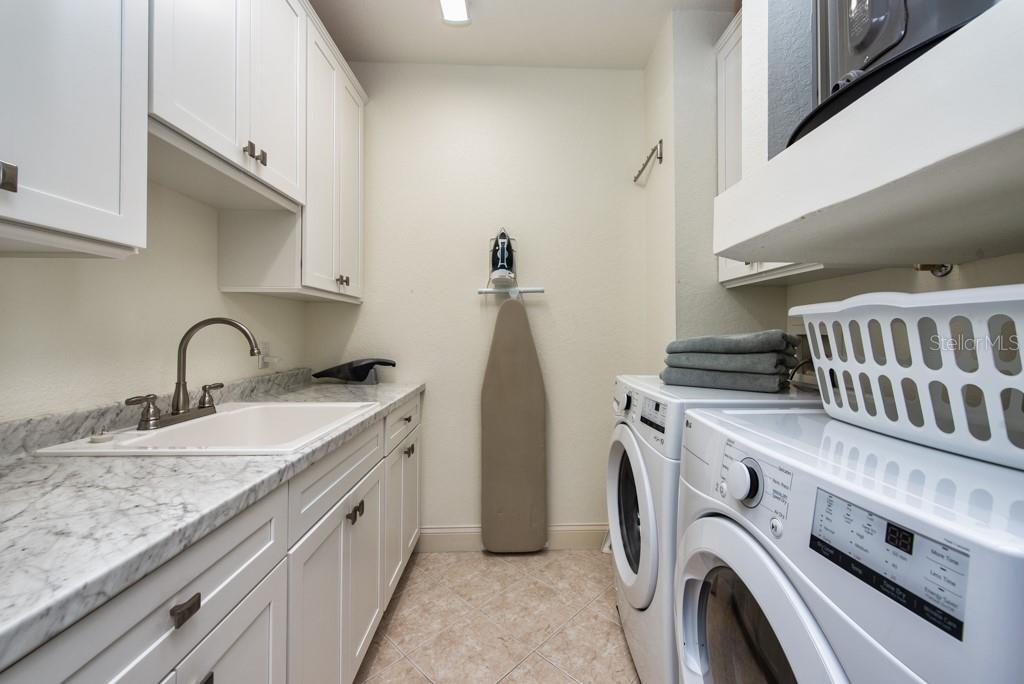 Image 45 of 71 For 1430 Manatee Circle