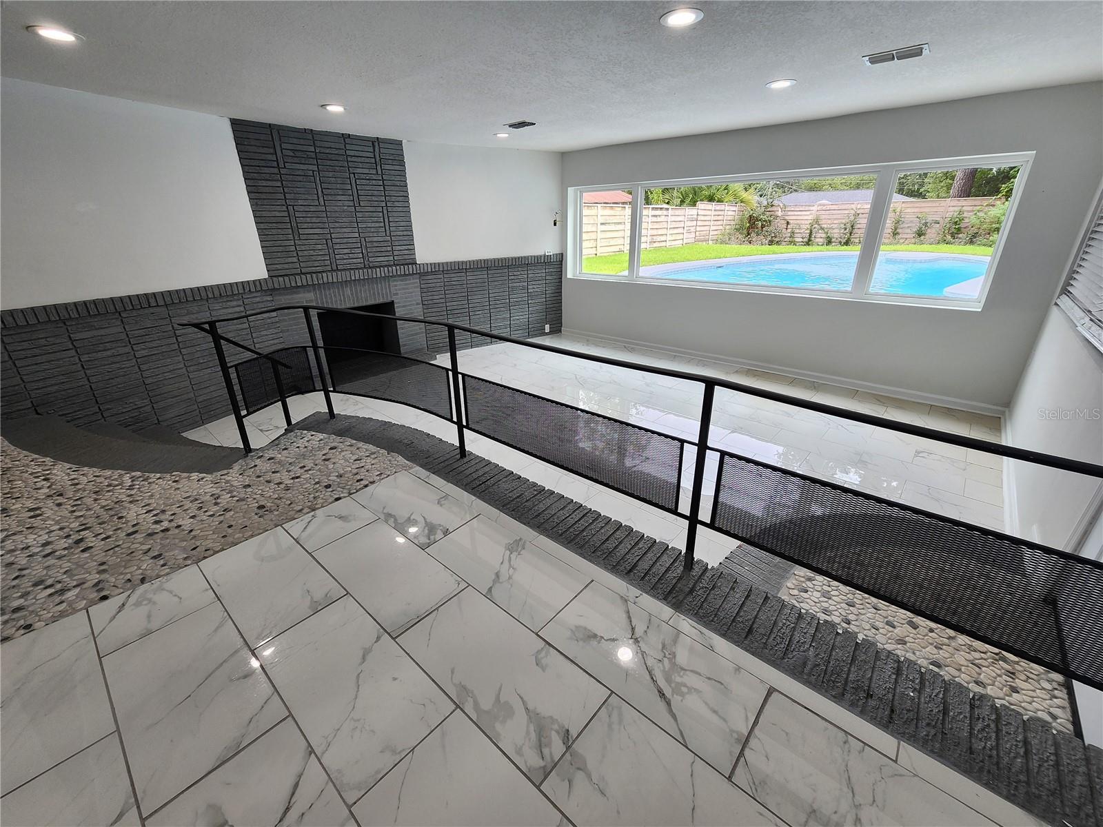 Image 3 of 9 For 3211 Mayflower Street