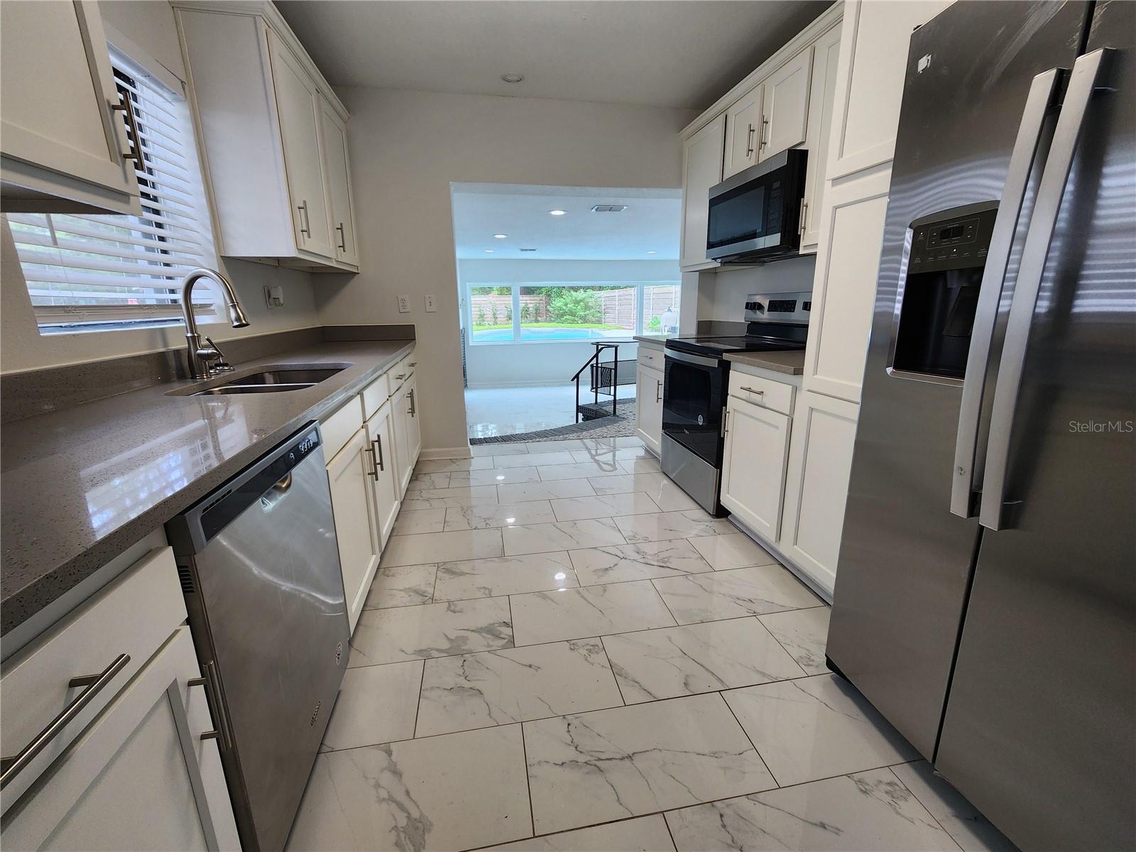 Image 4 of 9 For 3211 Mayflower Street