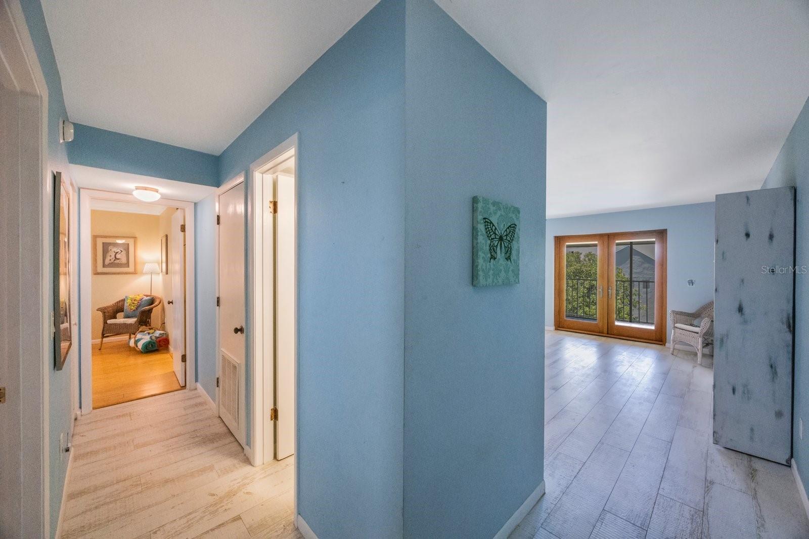 Image 19 of 43 For 1125 Pinellas Bayway S 305