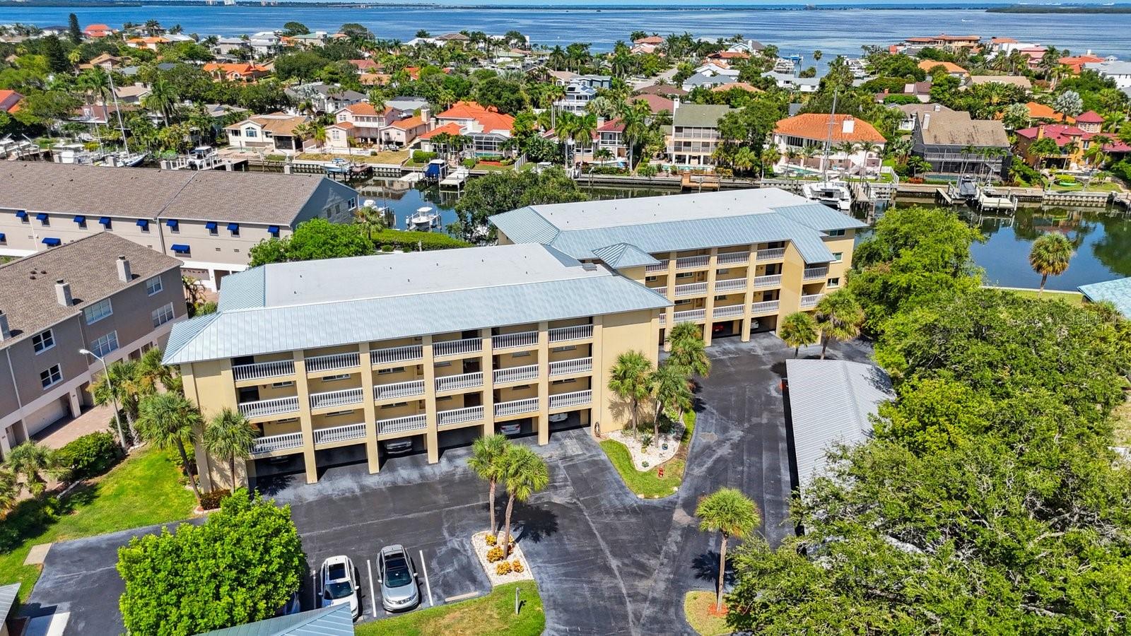 Image 36 of 43 For 1125 Pinellas Bayway S 305