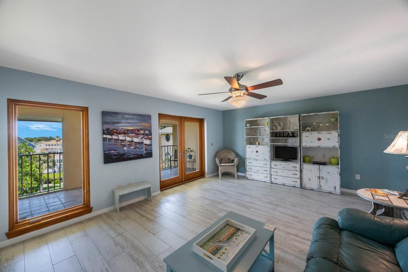 Image 5 of 43 For 1125 Pinellas Bayway S 305