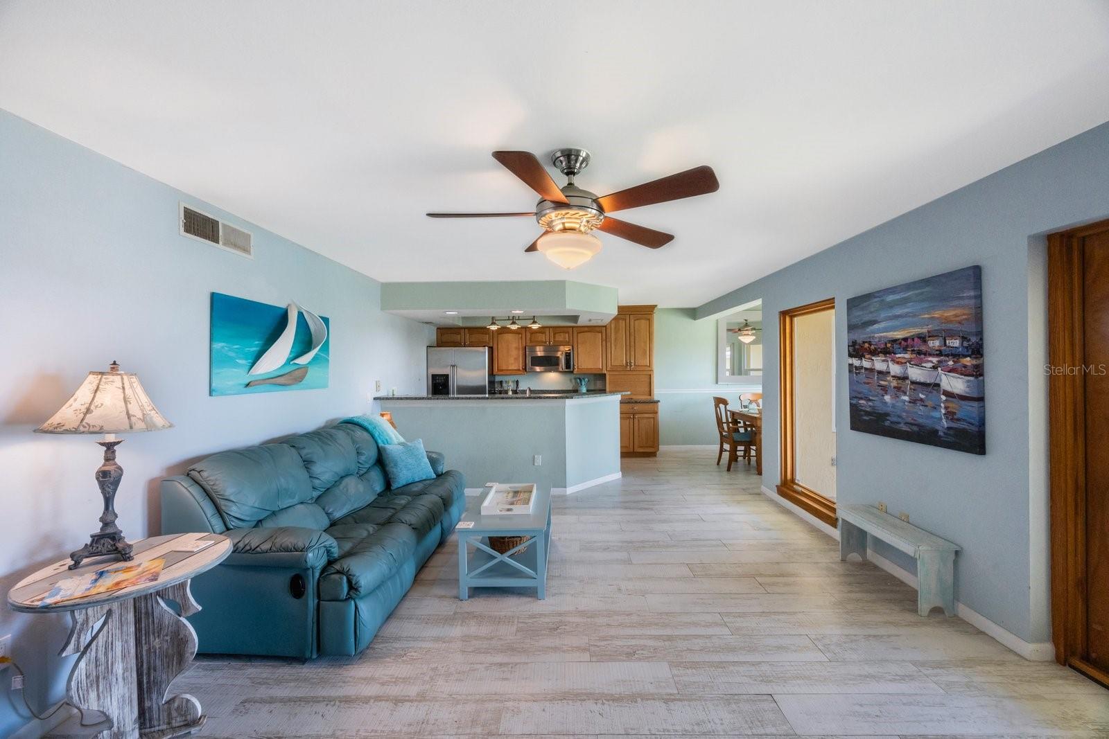 Image 9 of 43 For 1125 Pinellas Bayway S 305