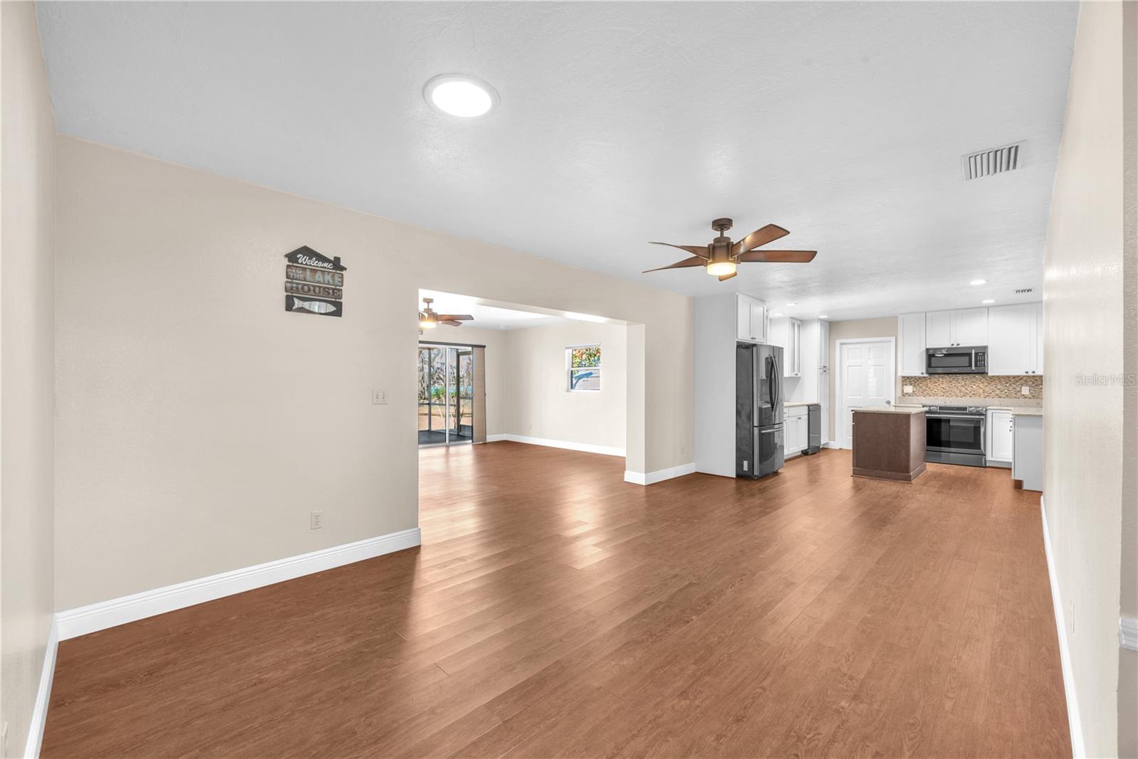 Image 13 of 64 For 2004 Capri Road