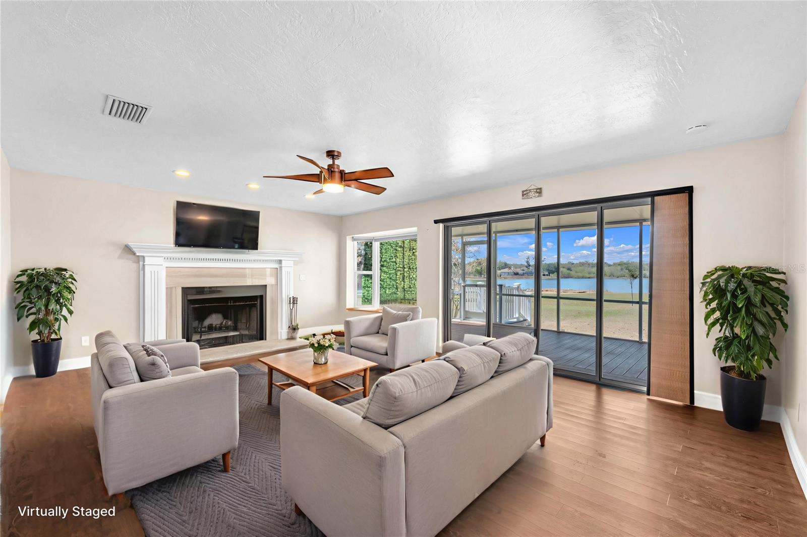 Image 15 of 64 For 2004 Capri Road