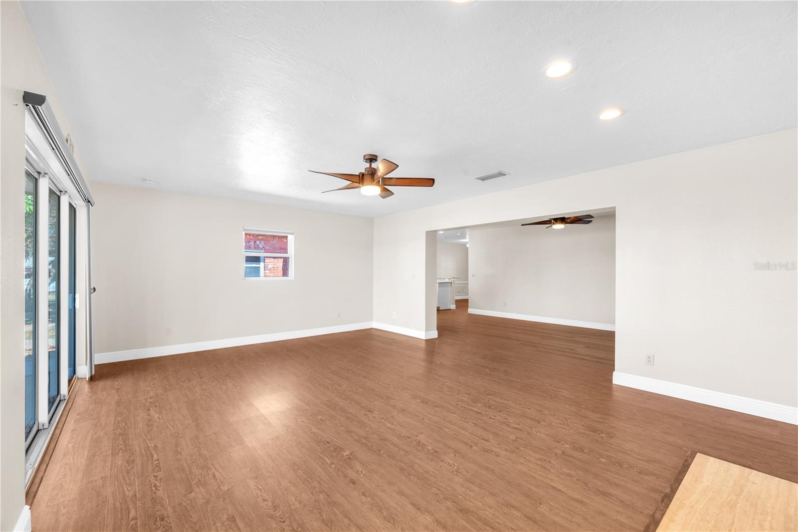 Image 18 of 64 For 2004 Capri Road