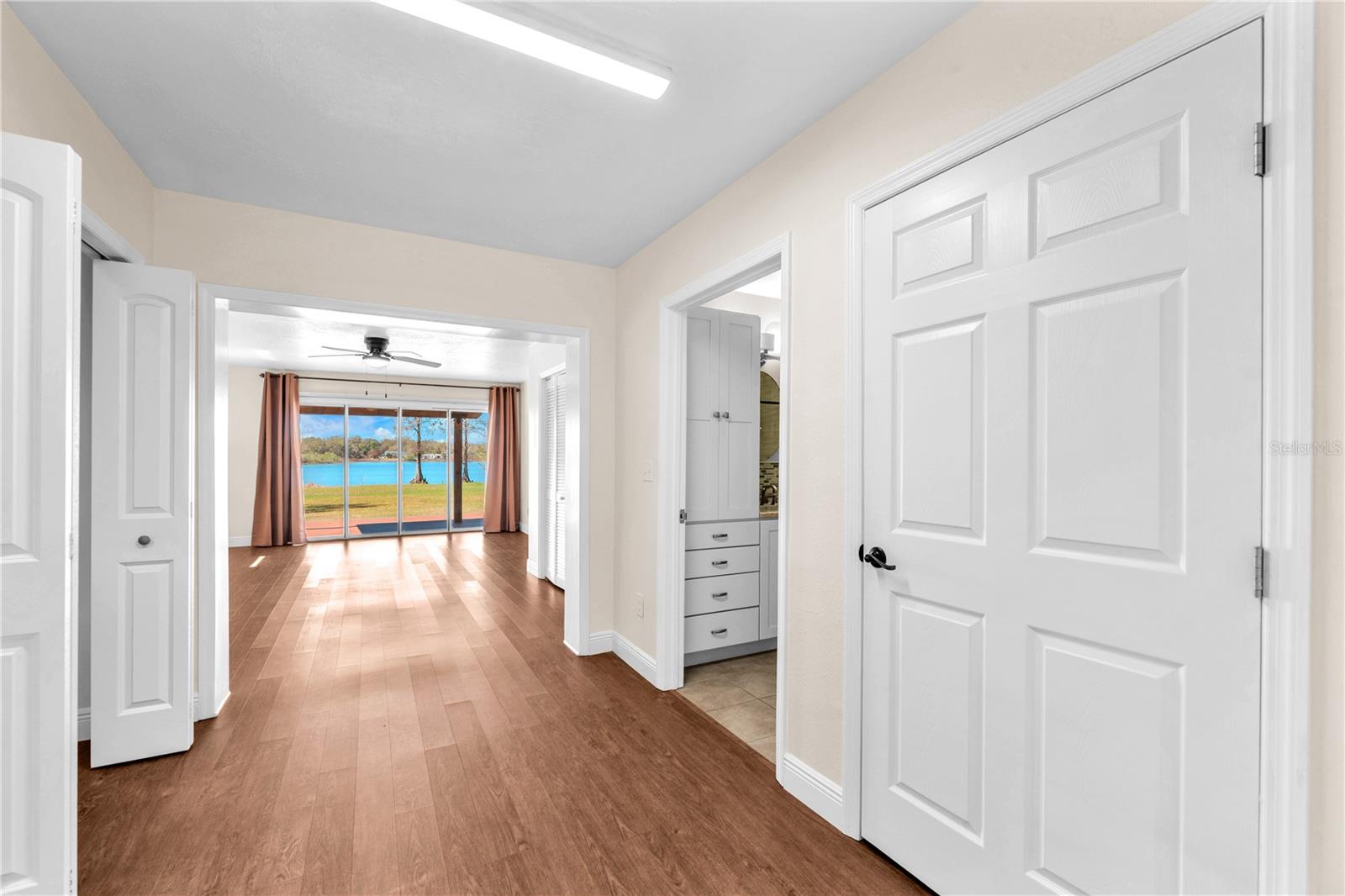 Image 19 of 64 For 2004 Capri Road