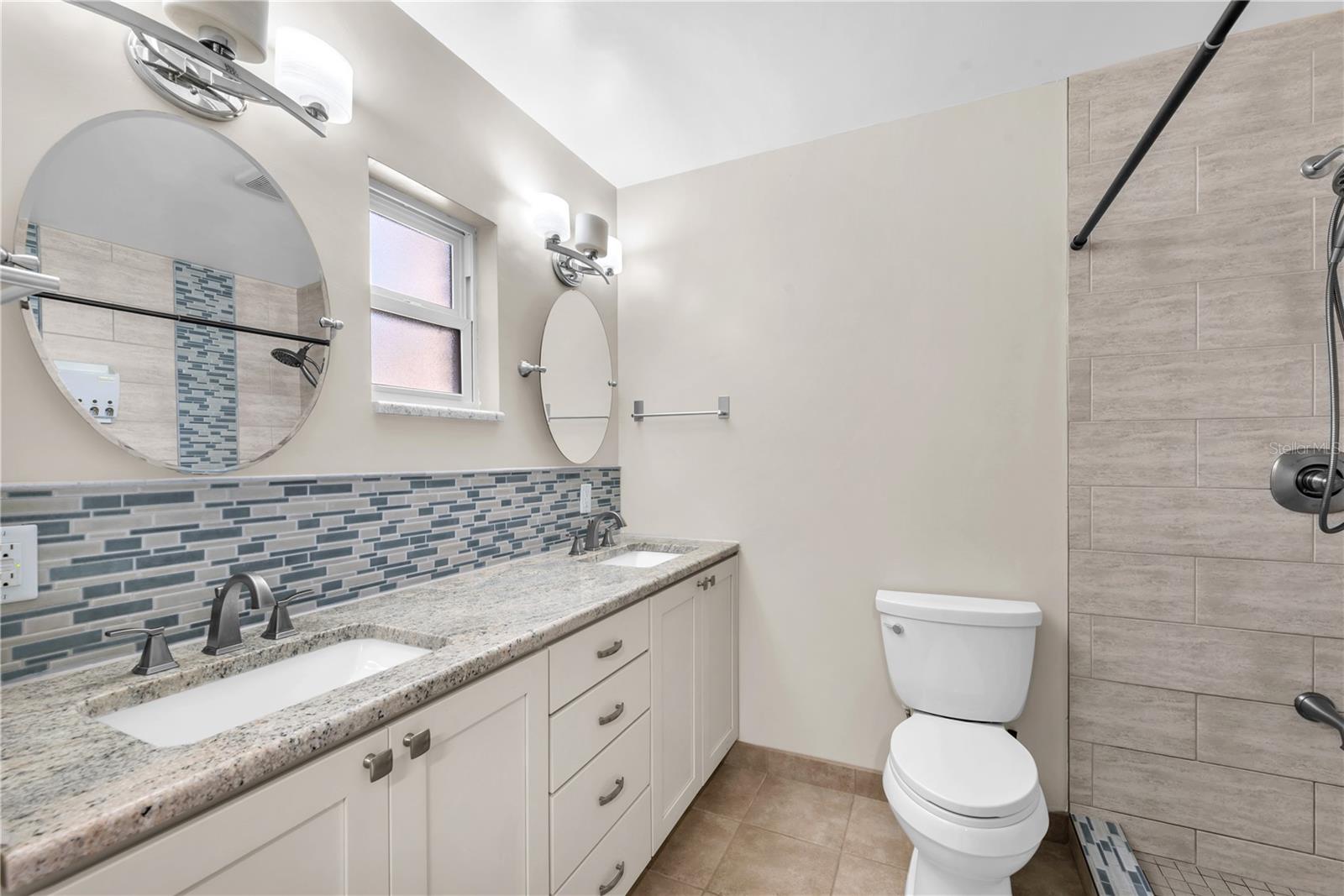 Image 24 of 64 For 2004 Capri Road