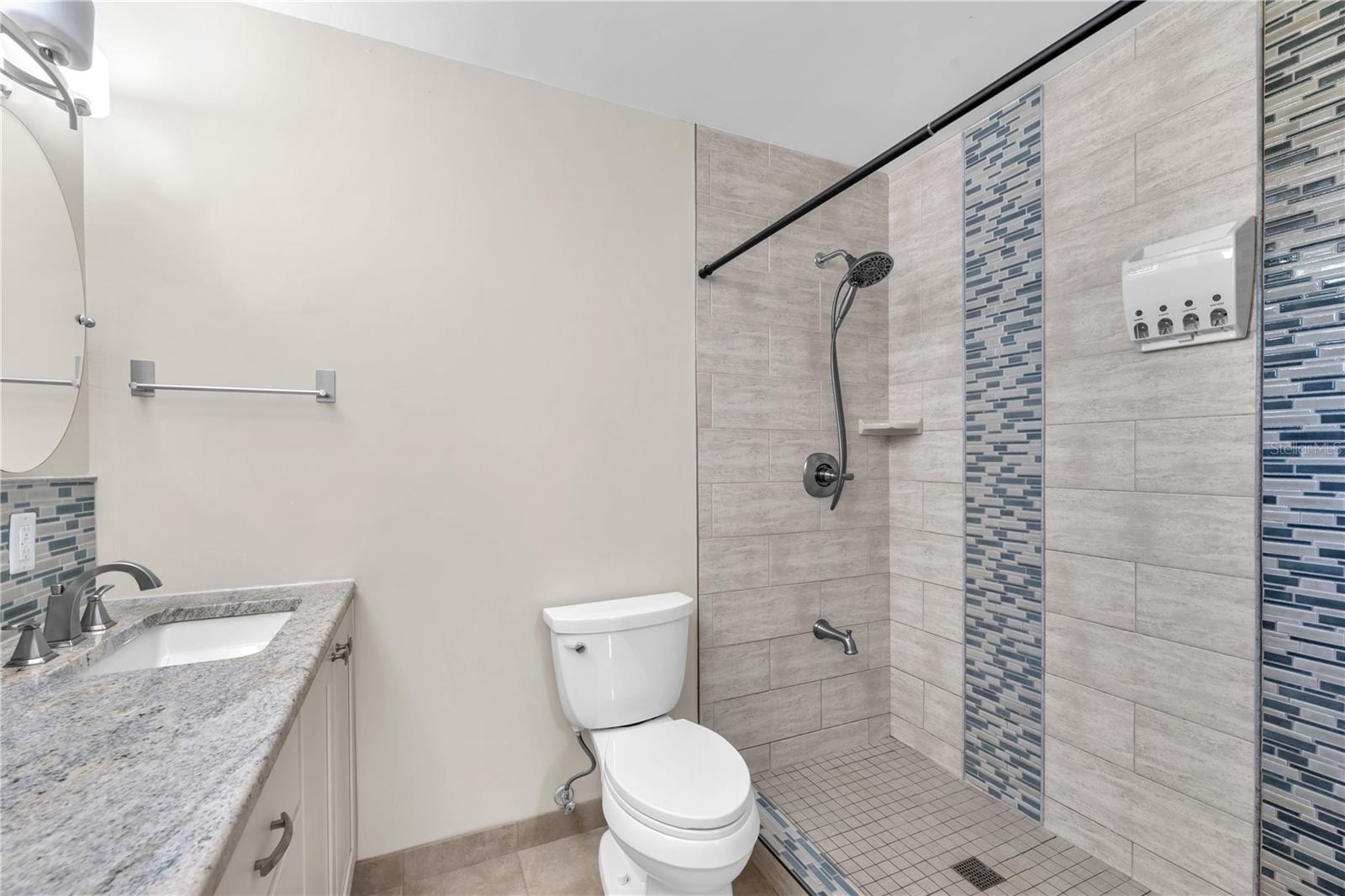 Image 25 of 64 For 2004 Capri Road