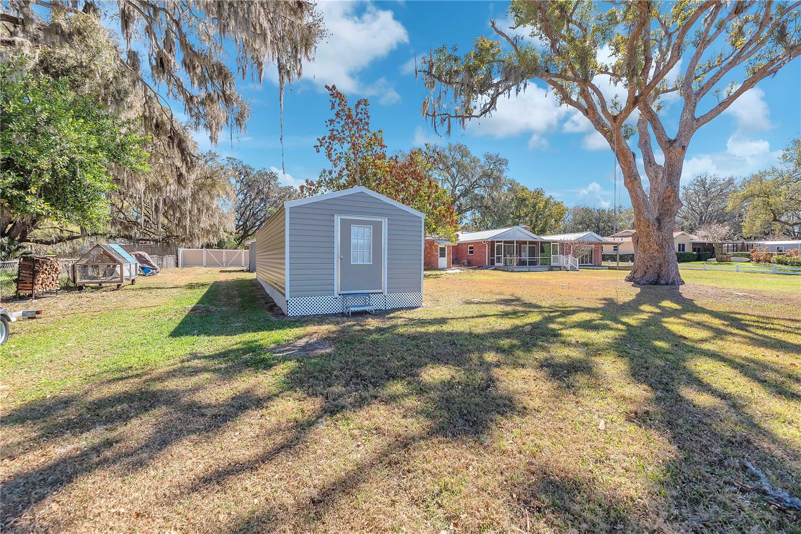 Image 36 of 64 For 2004 Capri Road