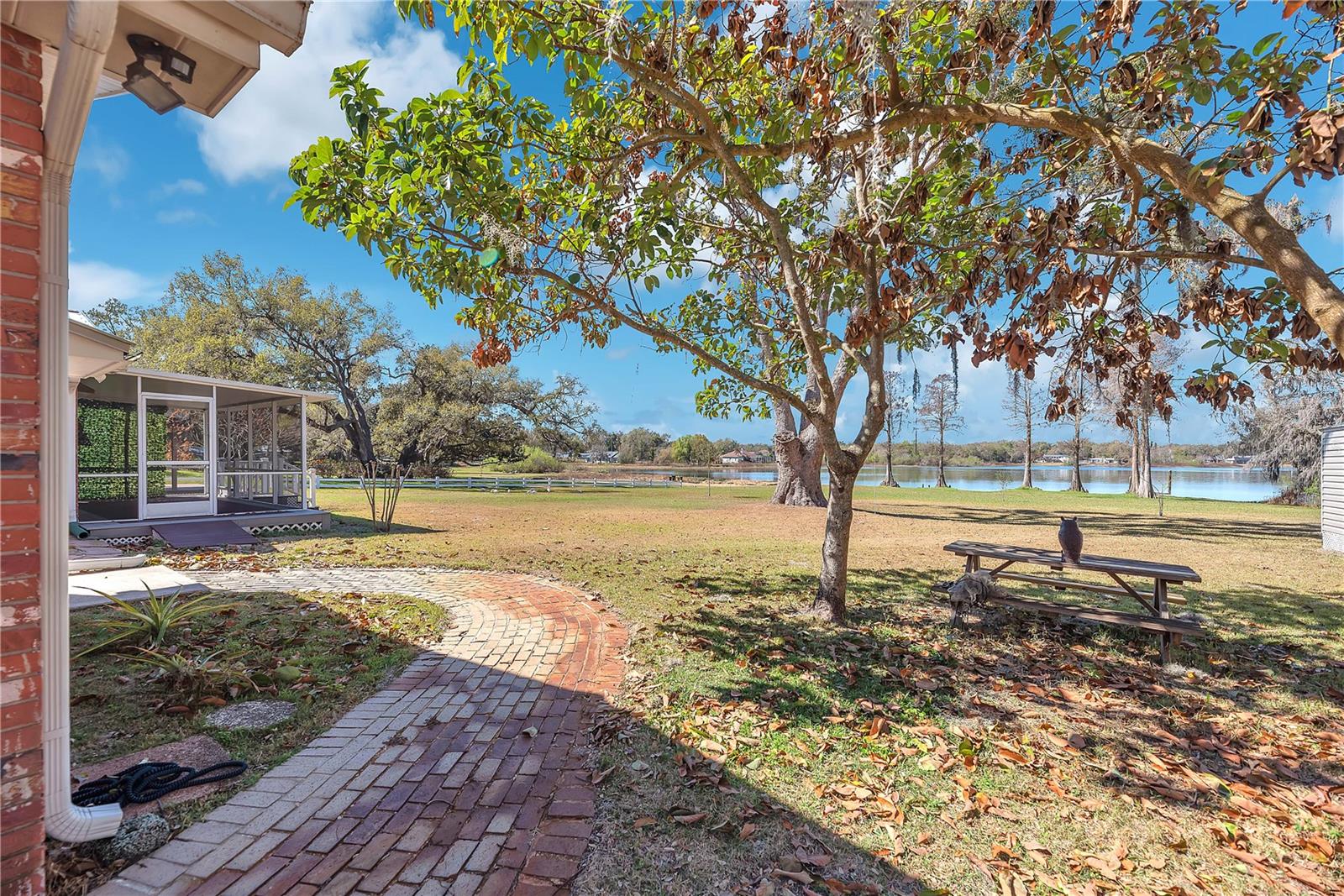 Image 41 of 64 For 2004 Capri Road