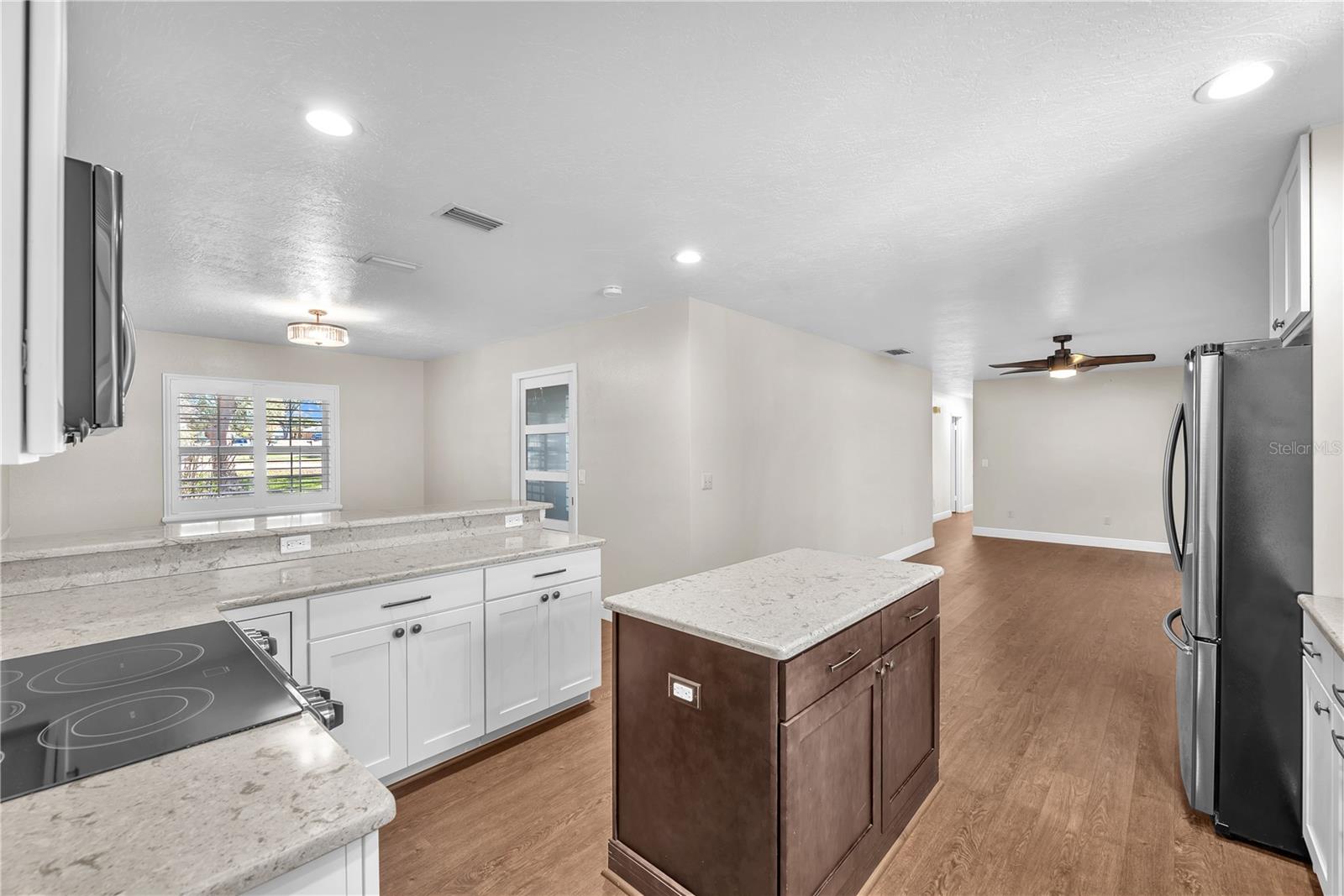 Image 5 of 64 For 2004 Capri Road