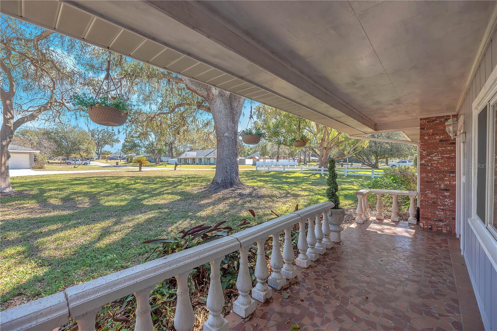 Image 53 of 64 For 2004 Capri Road