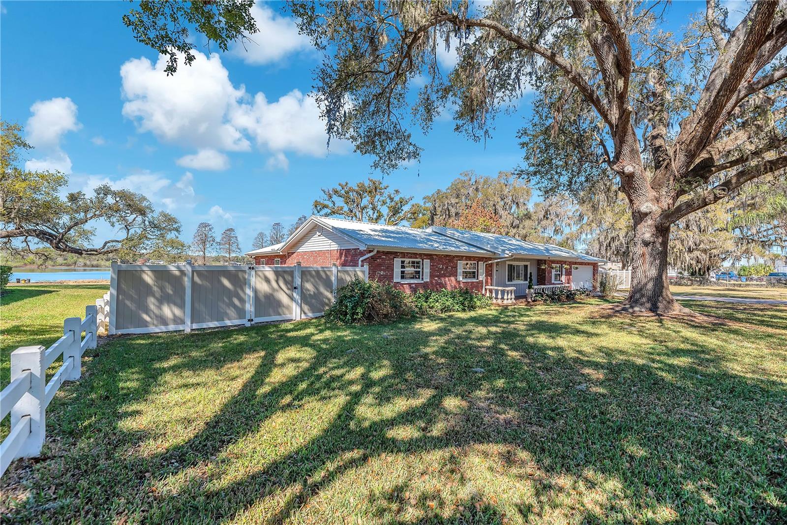 Image 54 of 64 For 2004 Capri Road