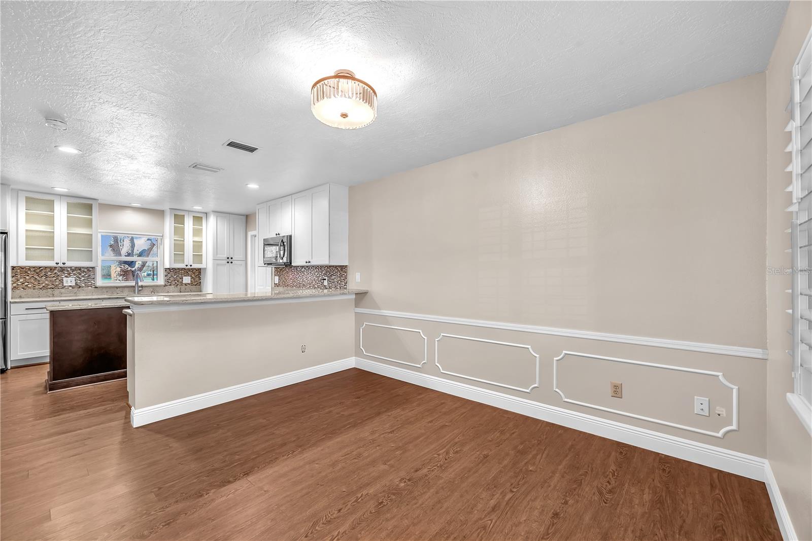 Image 7 of 64 For 2004 Capri Road