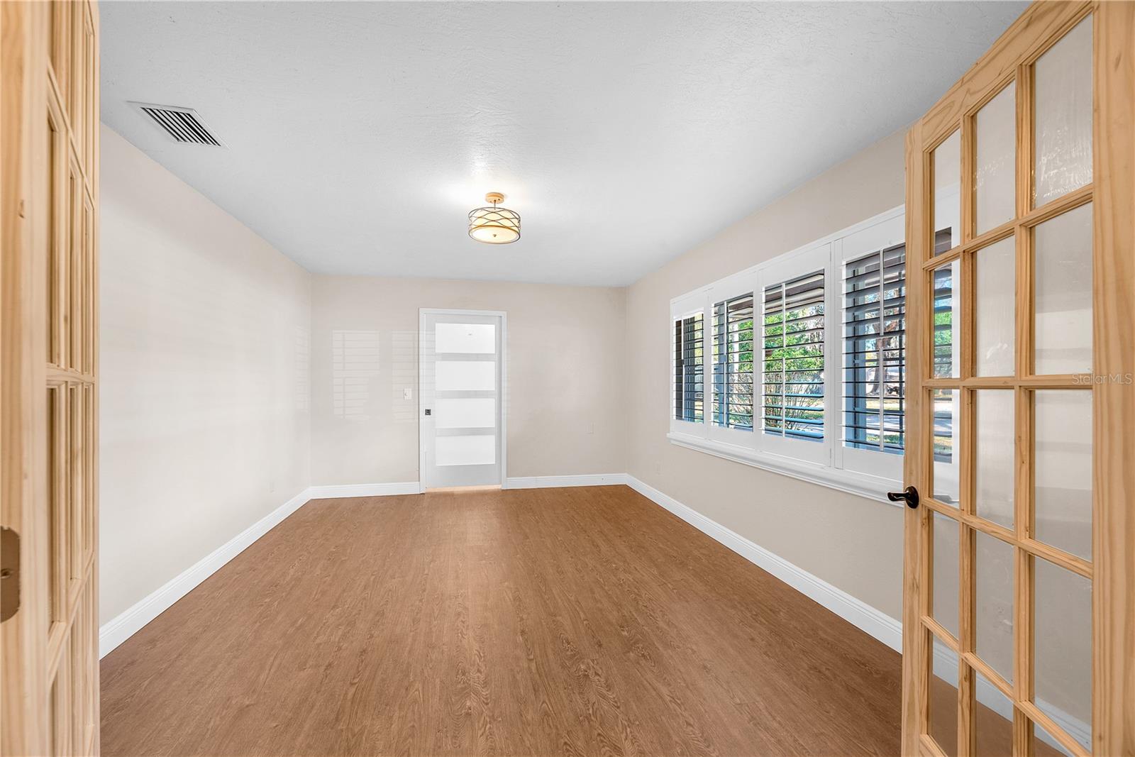 Image 9 of 64 For 2004 Capri Road