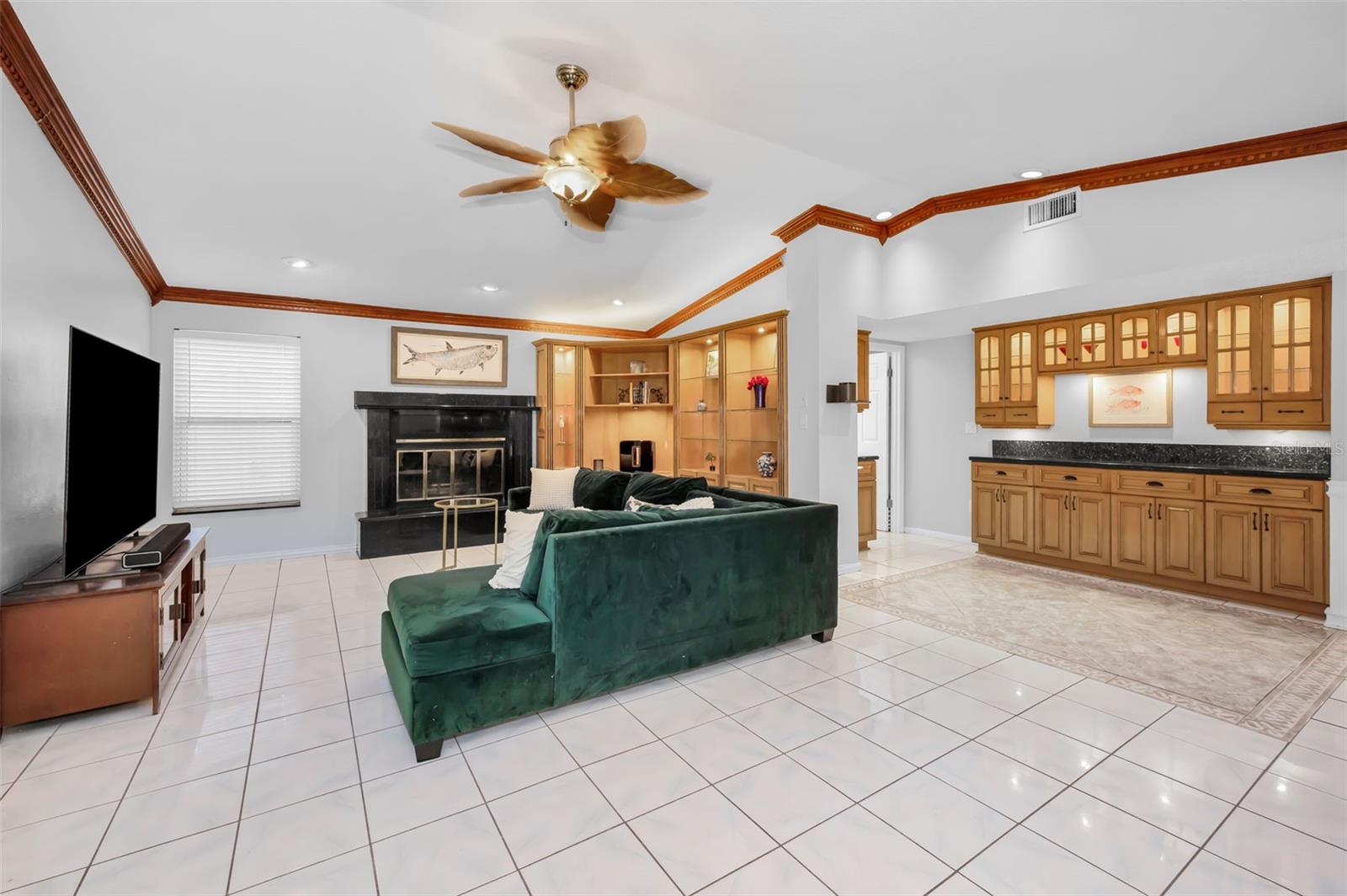 Image 19 of 53 For 1665 Shaker Lane