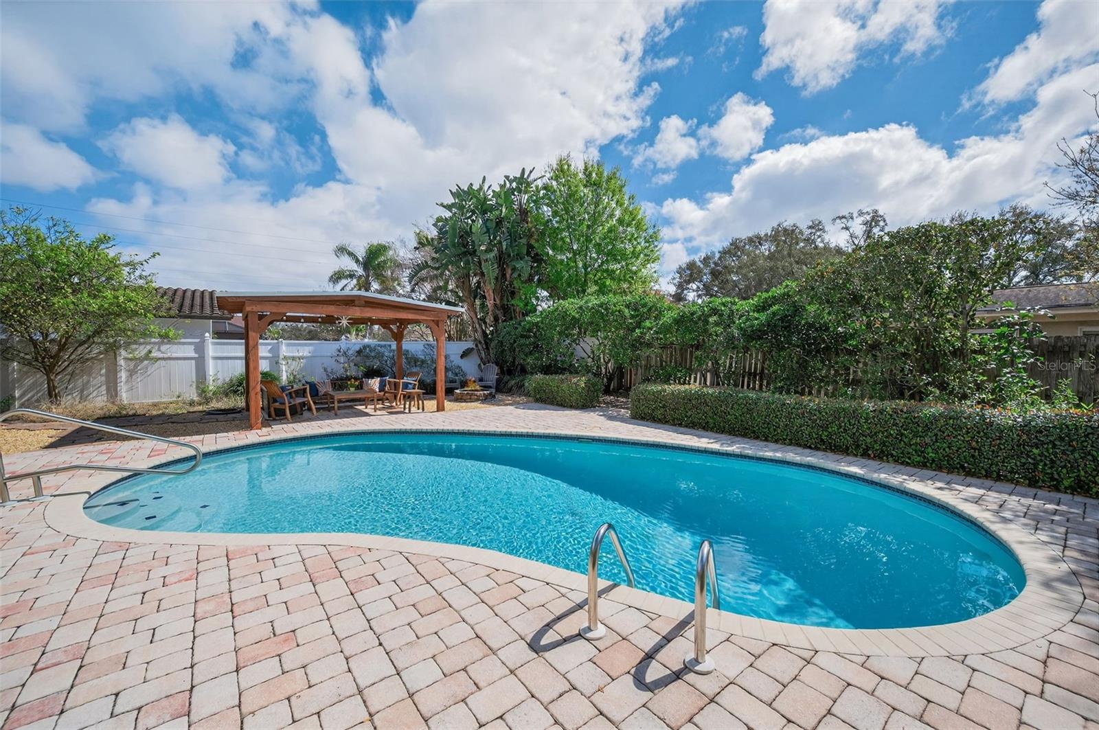 Image 2 of 53 For 1665 Shaker Lane