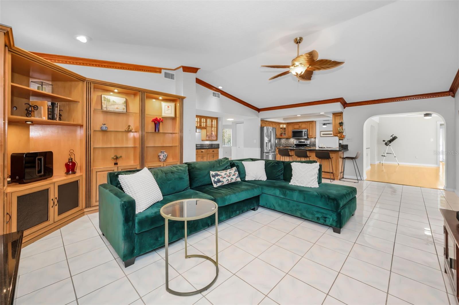 Image 21 of 53 For 1665 Shaker Lane