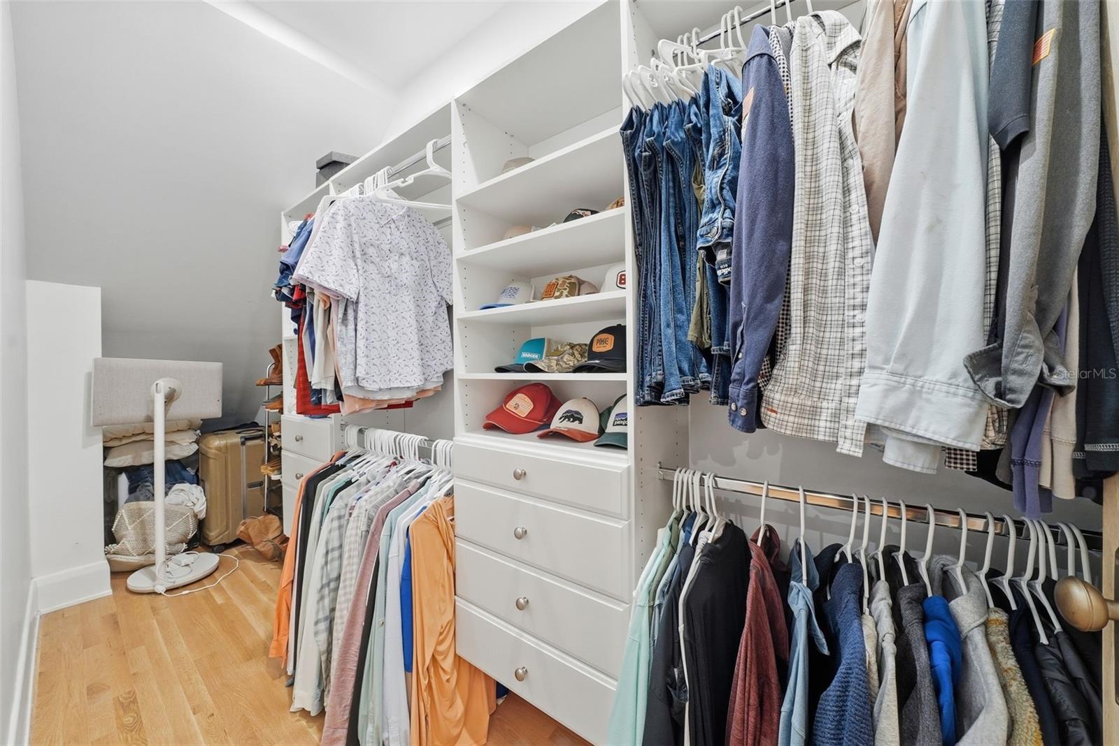 Image 29 of 68 For 344 Rio Vista Court